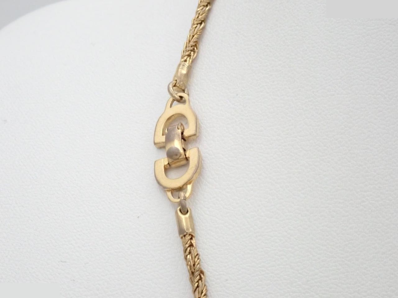 Other lines: Precious metals, necklaces, pendants, chains approximately 45cm long. — view 2