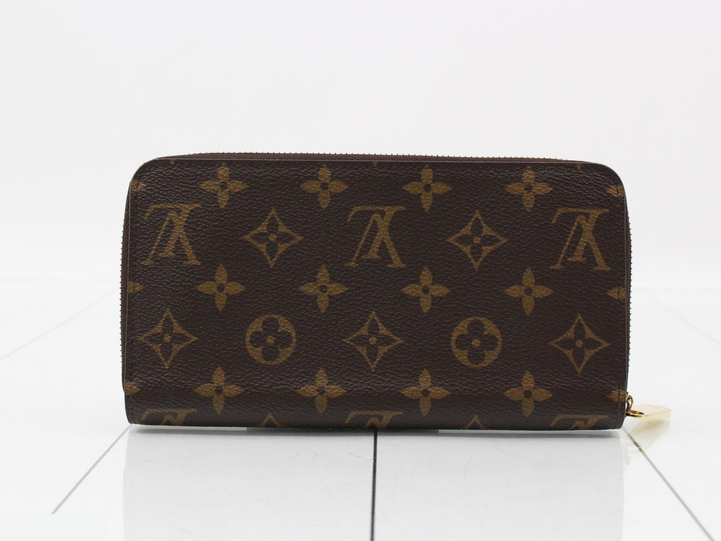M42616 Zippy Wallet Monogram — view 2