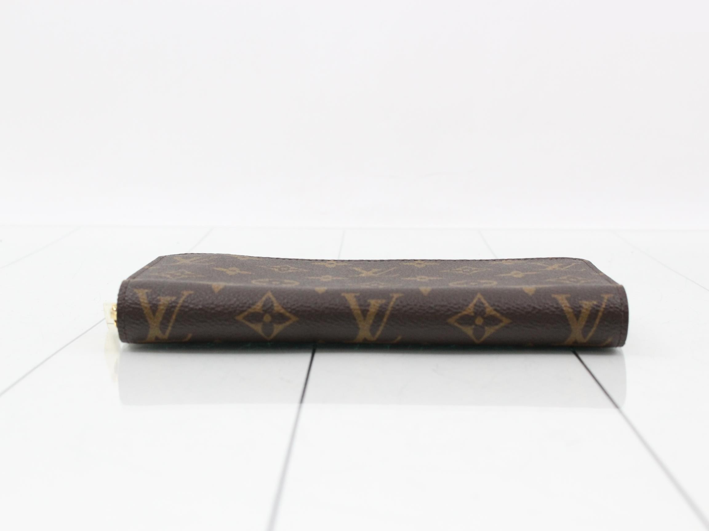 M42616 Zippy Wallet Monogram — view 3