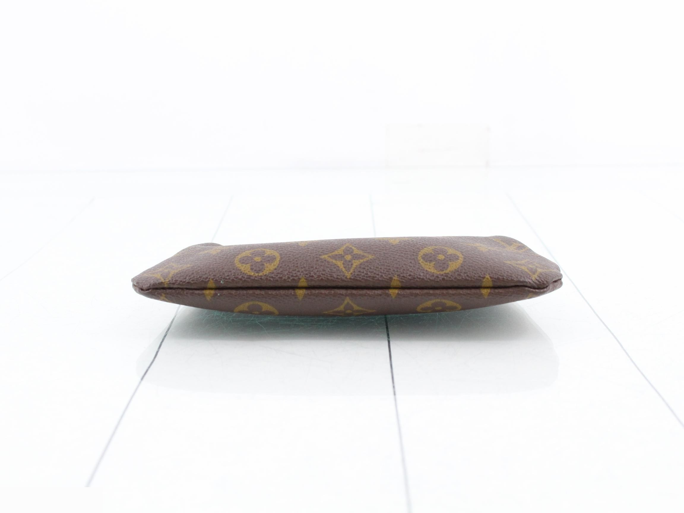 pouch — view 3