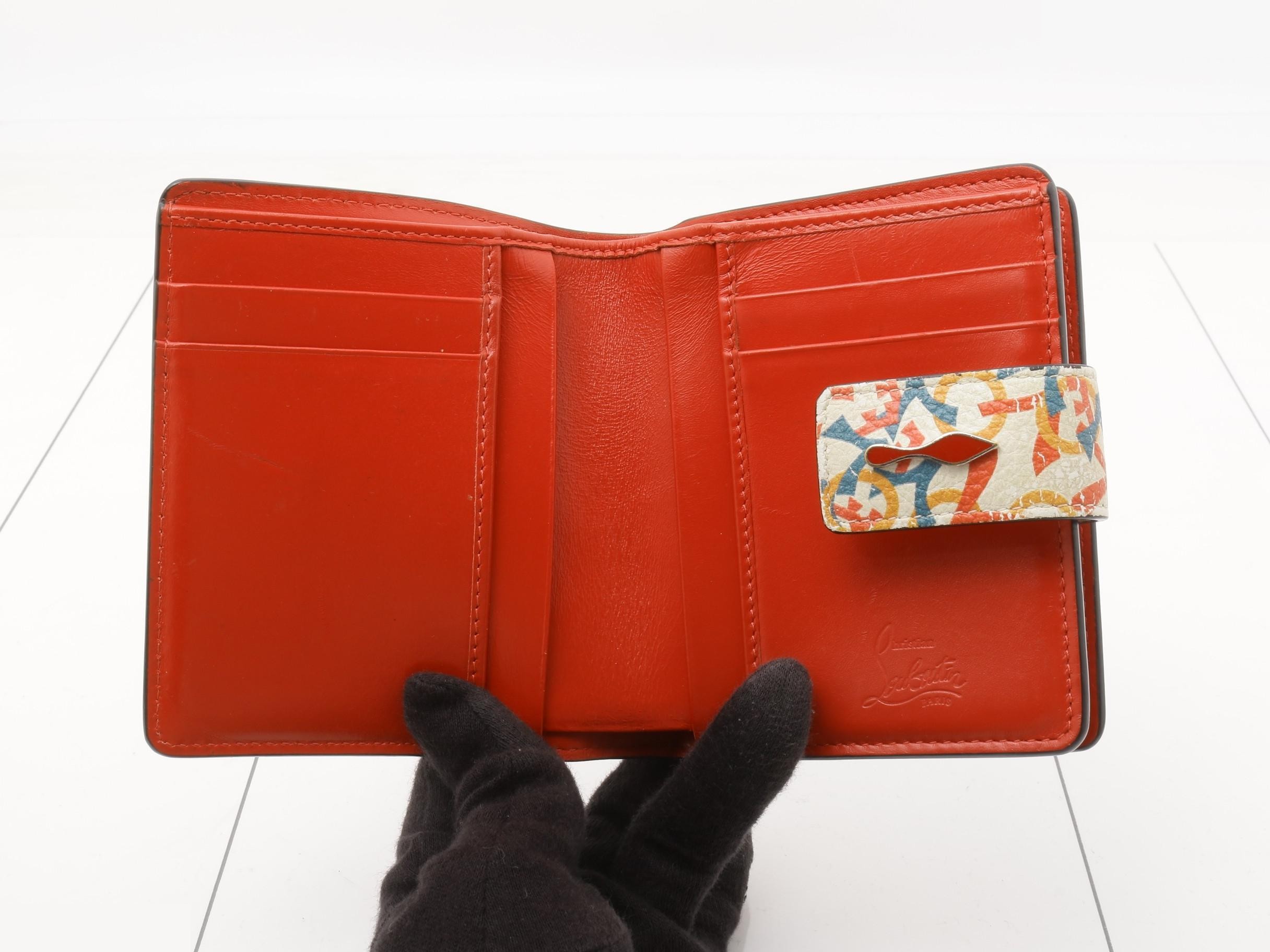 Other lines: Bags and Wallets — view 4