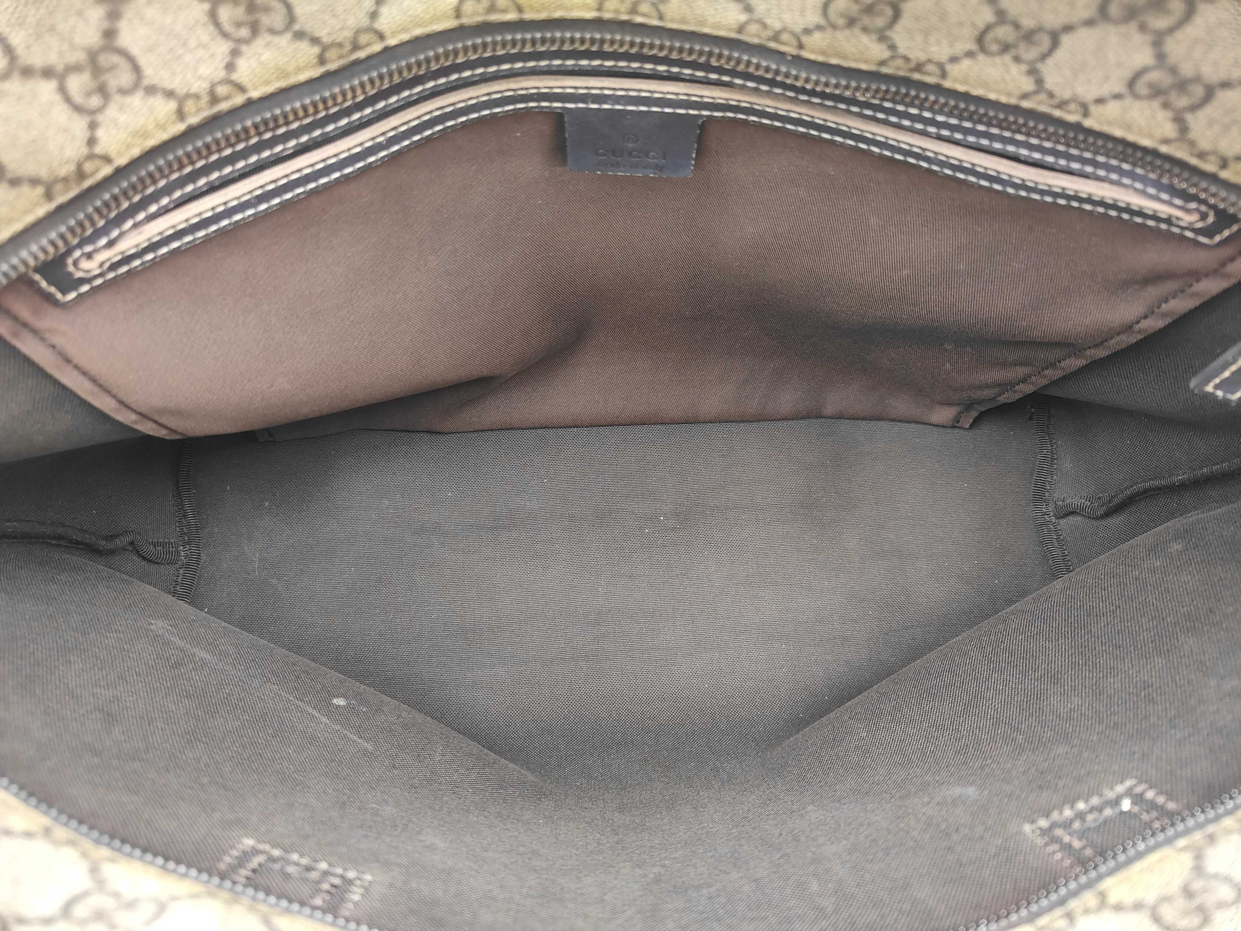 GG Supreme Tote Bag — view 9