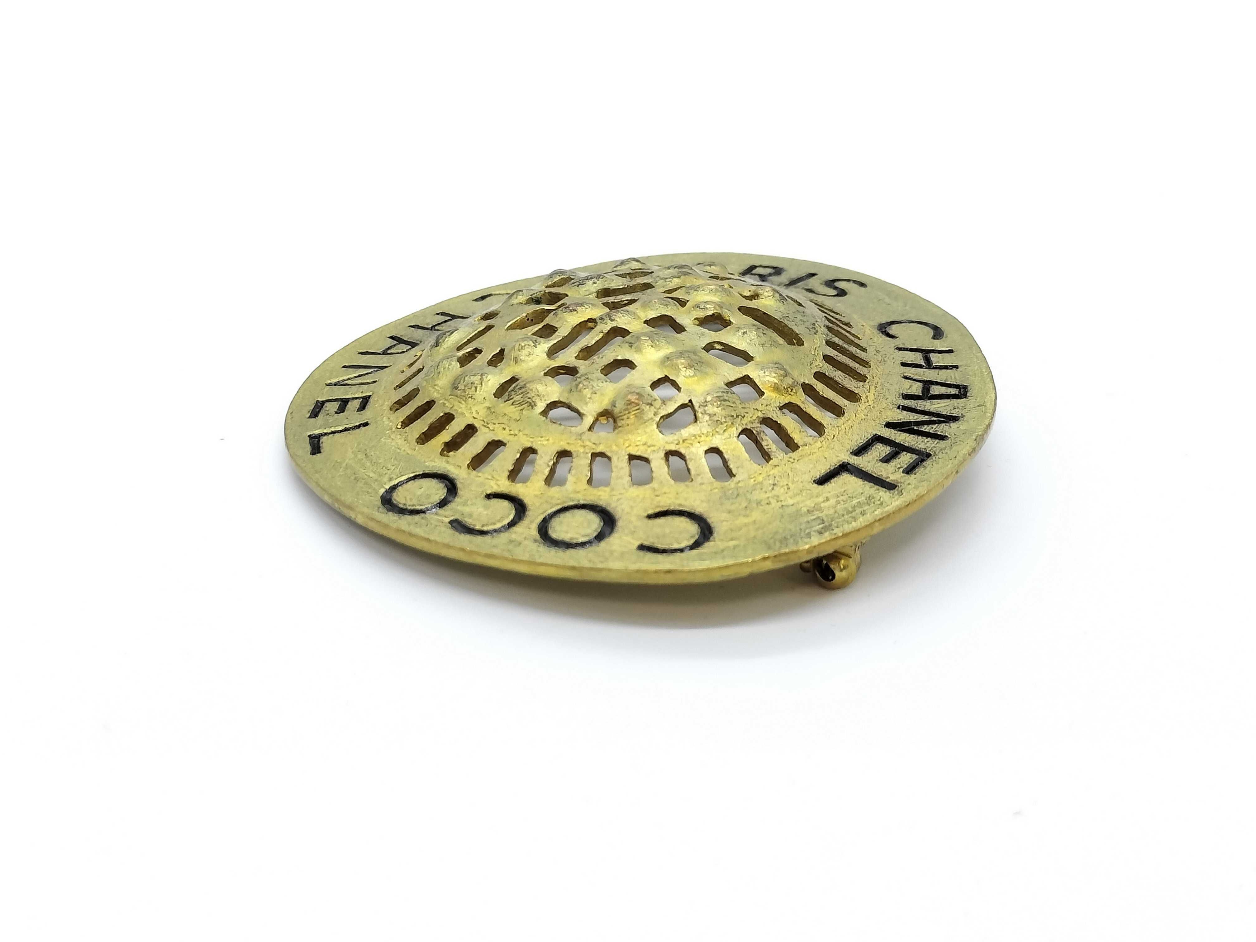 Straw Hat Brooch 94P Gold Brooch — view 4