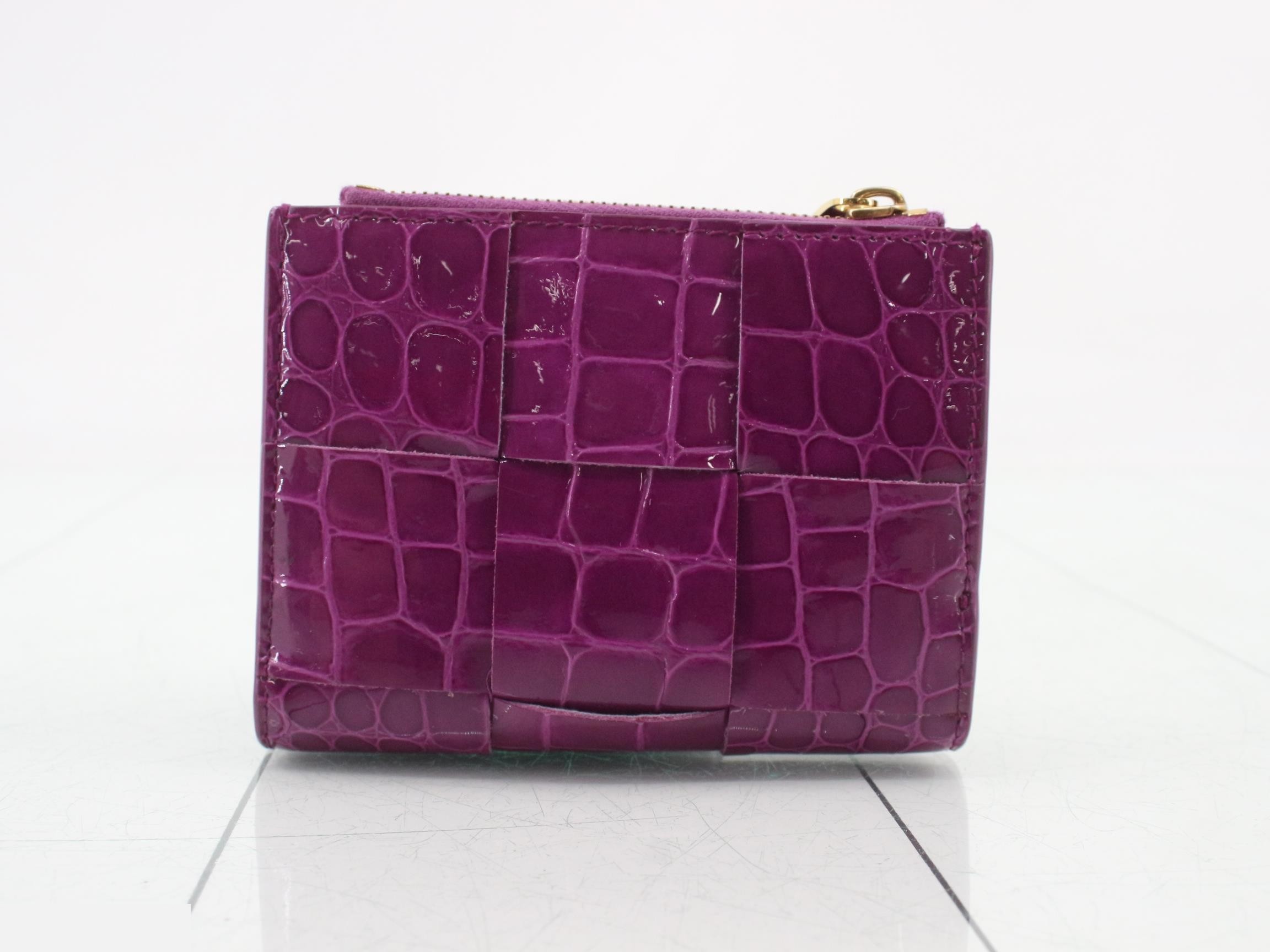 Cassette Crocodile Embossed Intrecciato (Bag) / Wallet — view 2
