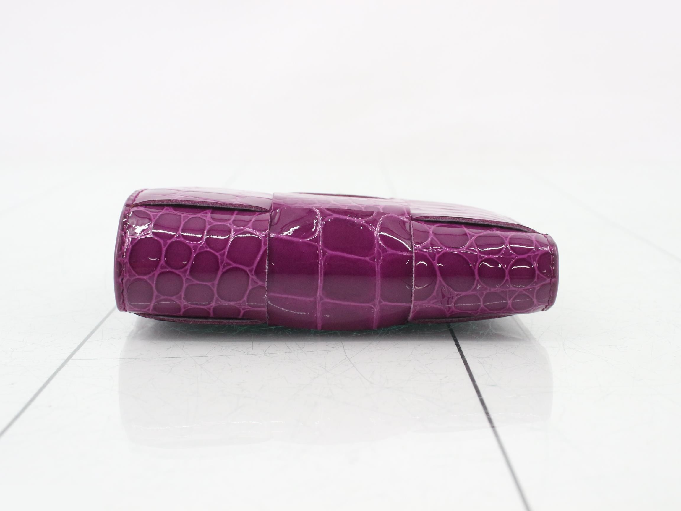 Cassette Crocodile Embossed Intrecciato (Bag) / Wallet — view 3