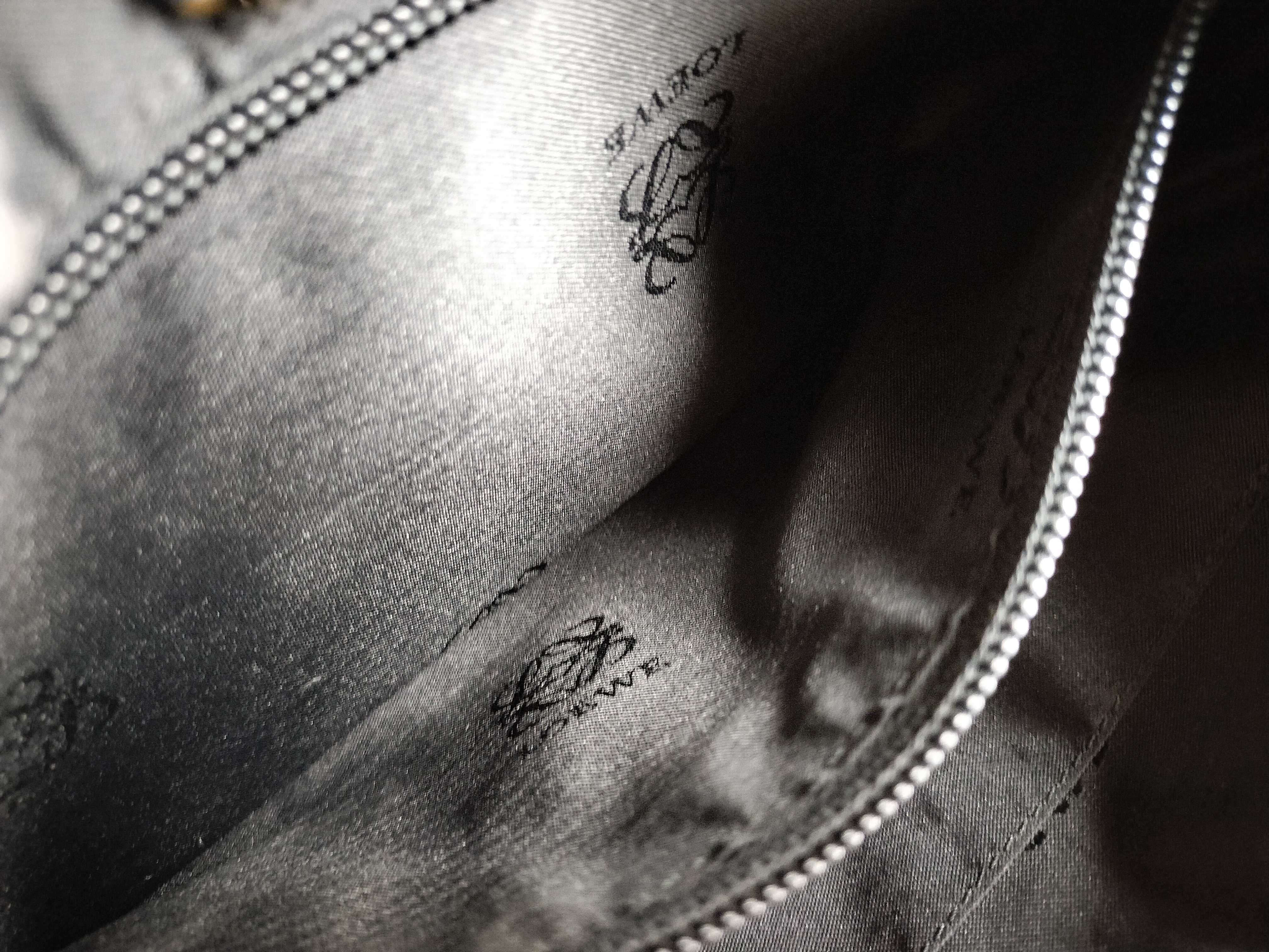 shoulder bag, Anagram design, leather, black. — view 11