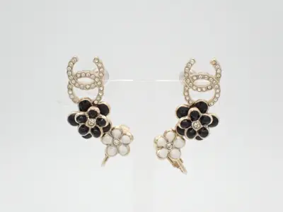 Camellia Coco Mark Rhinestone Earrings A21C