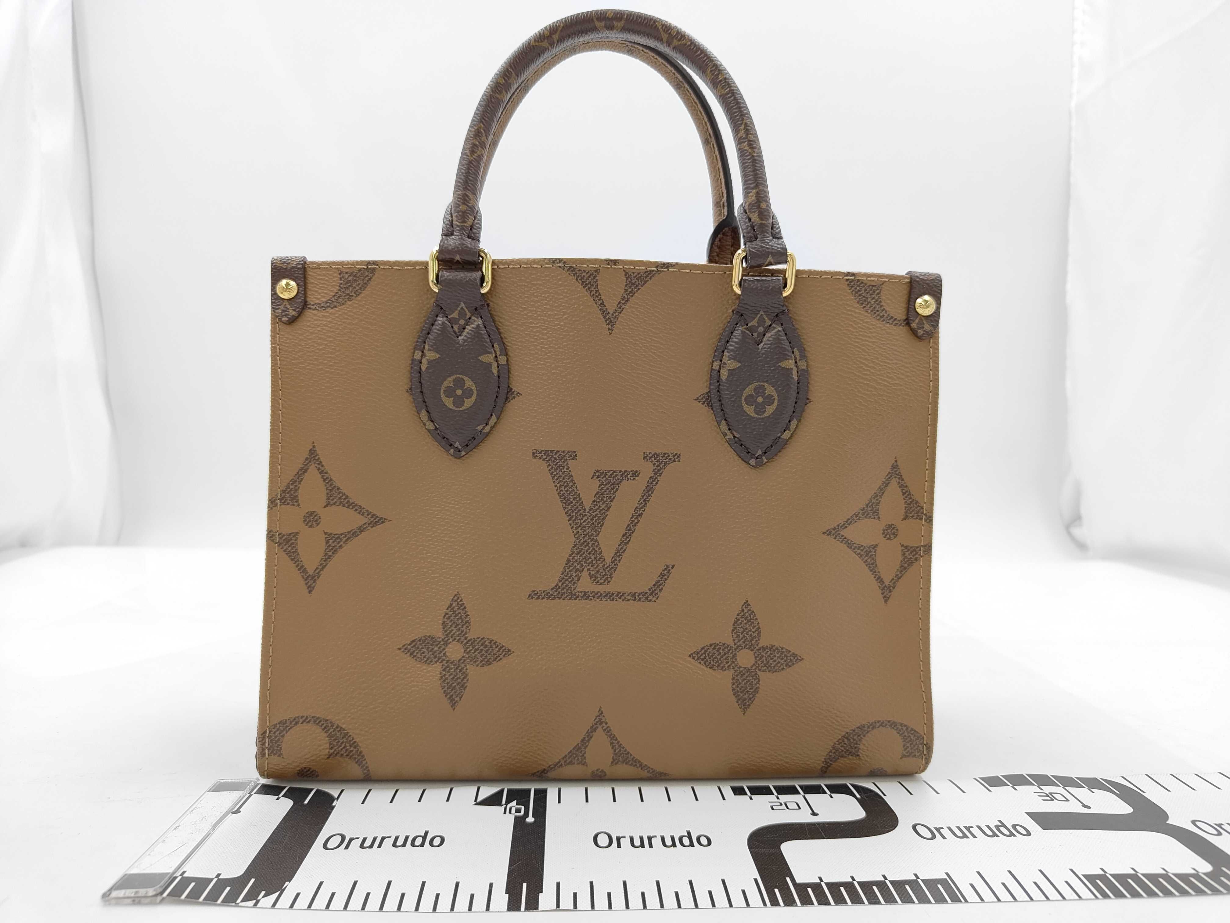 Monogram Giant Reverse OnTheGo PM M46373 Handbag — view 2
