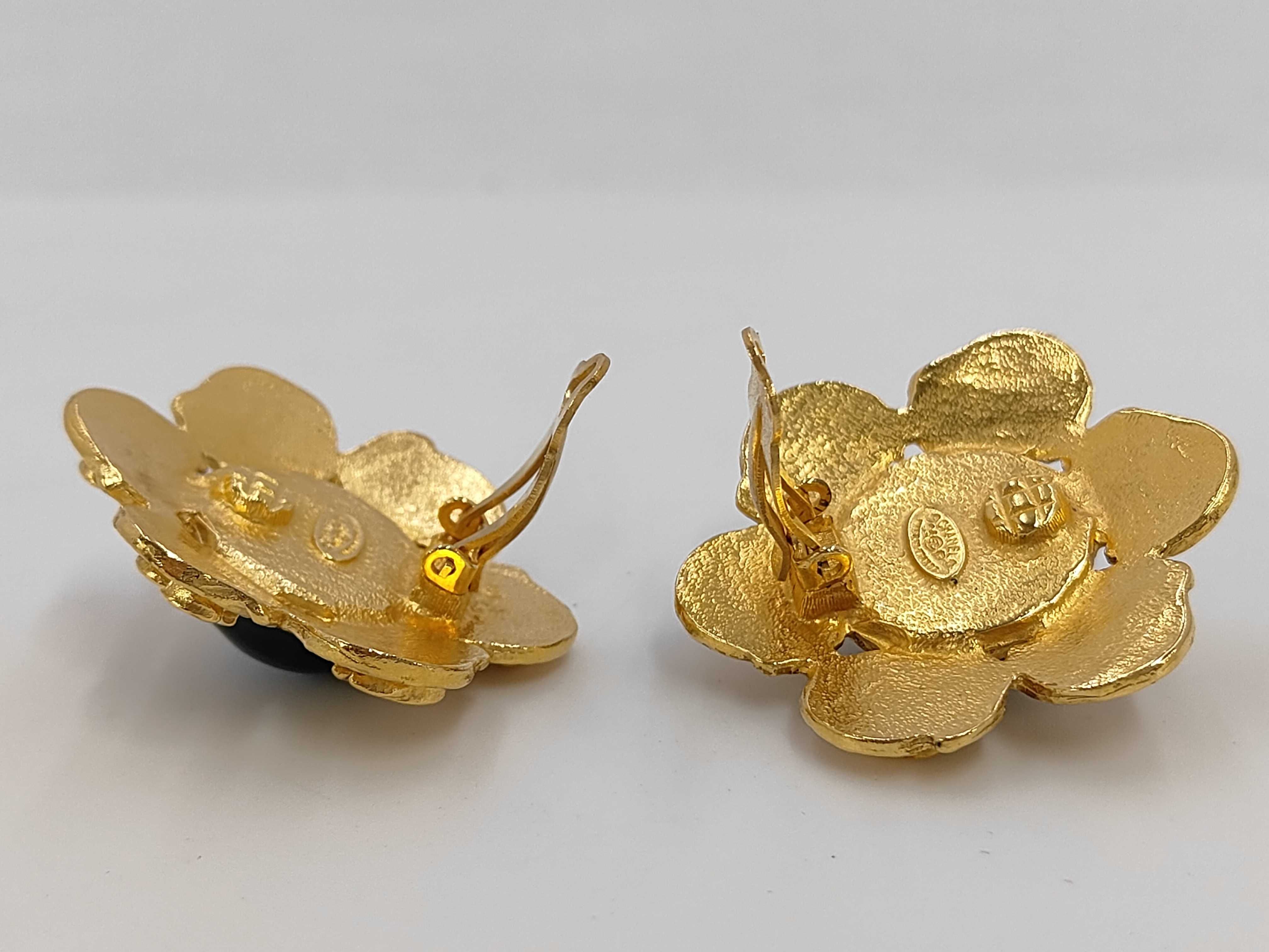 94P Flower Coco Mark Colored Stone Earrings — view 4