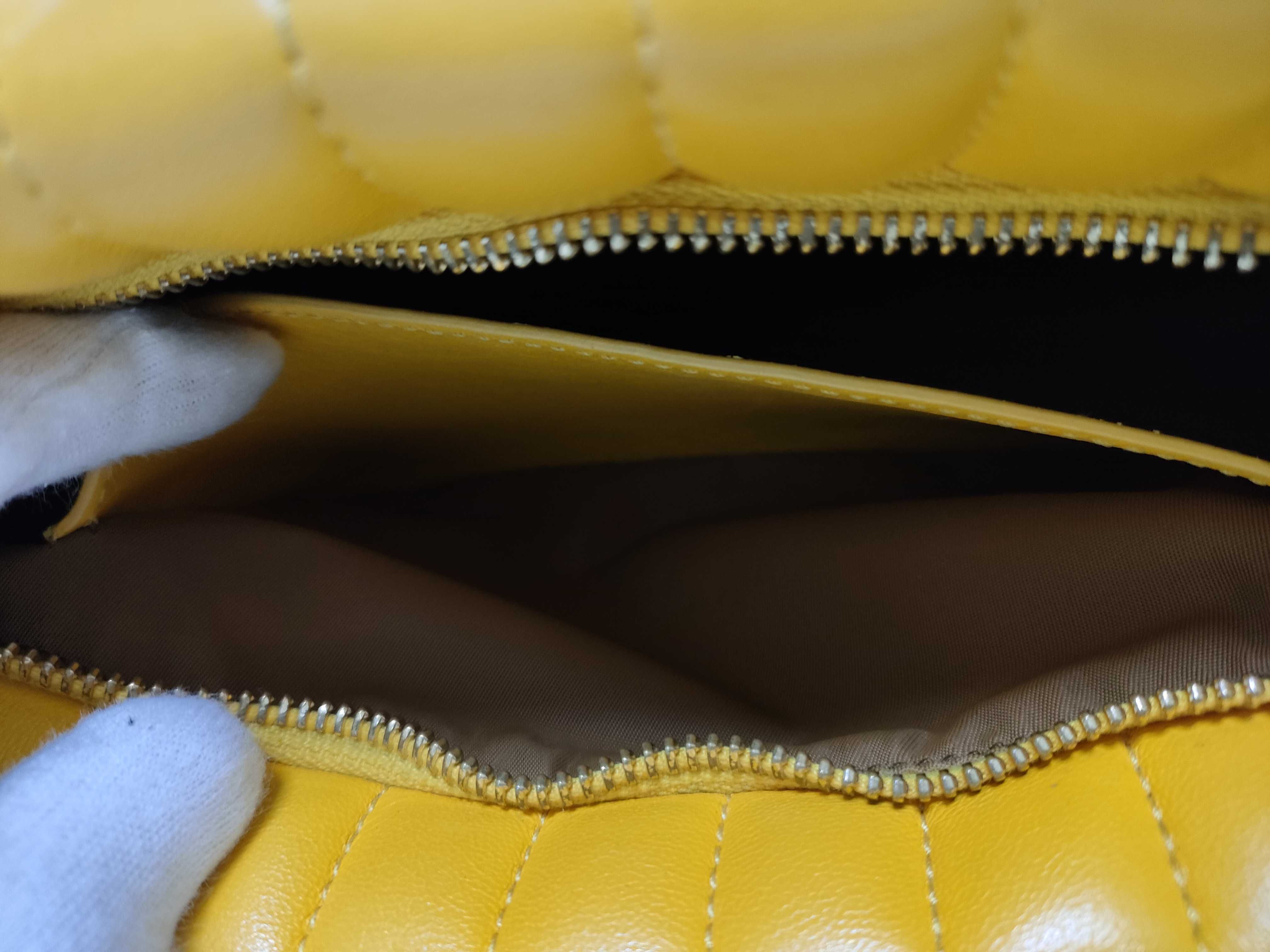 Laura Shoulder Bag, Quilted, TB Logo Shoulder Bag — view 11