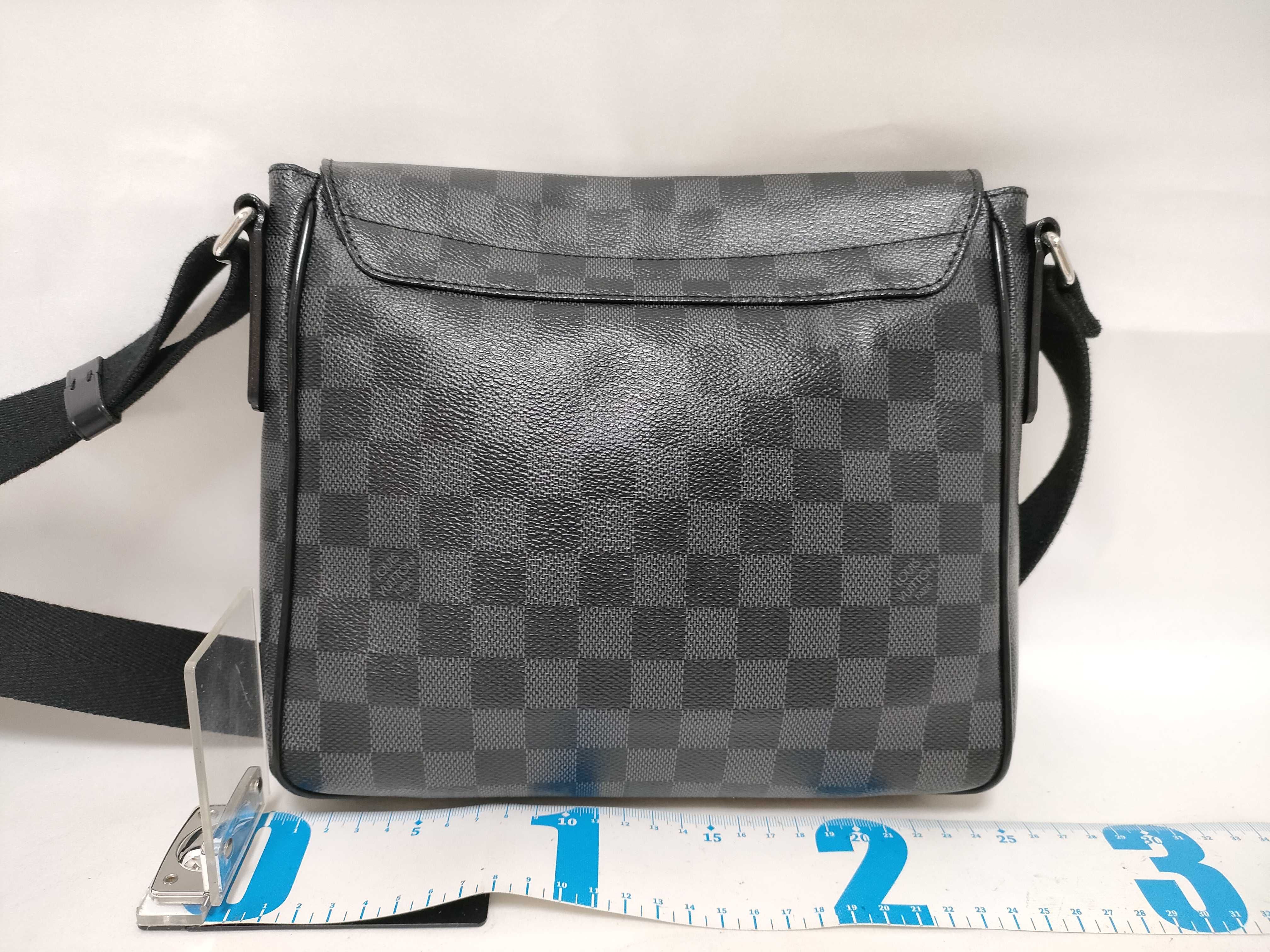 Damier Graphite N41260 Damier Graphite District PM Shoulder Bag — view 2