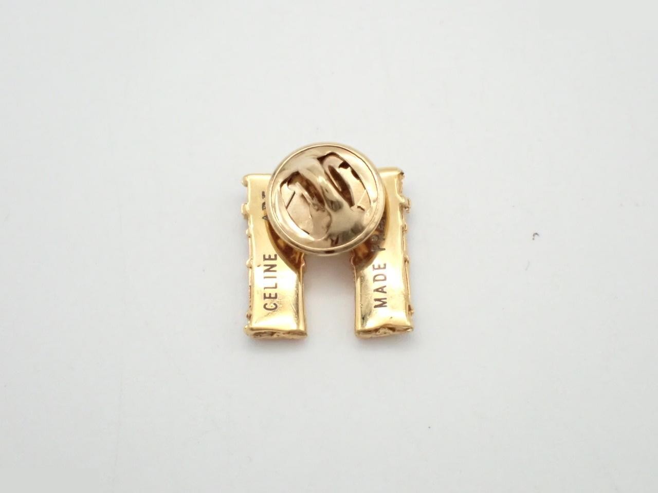 Pin badge — view 2