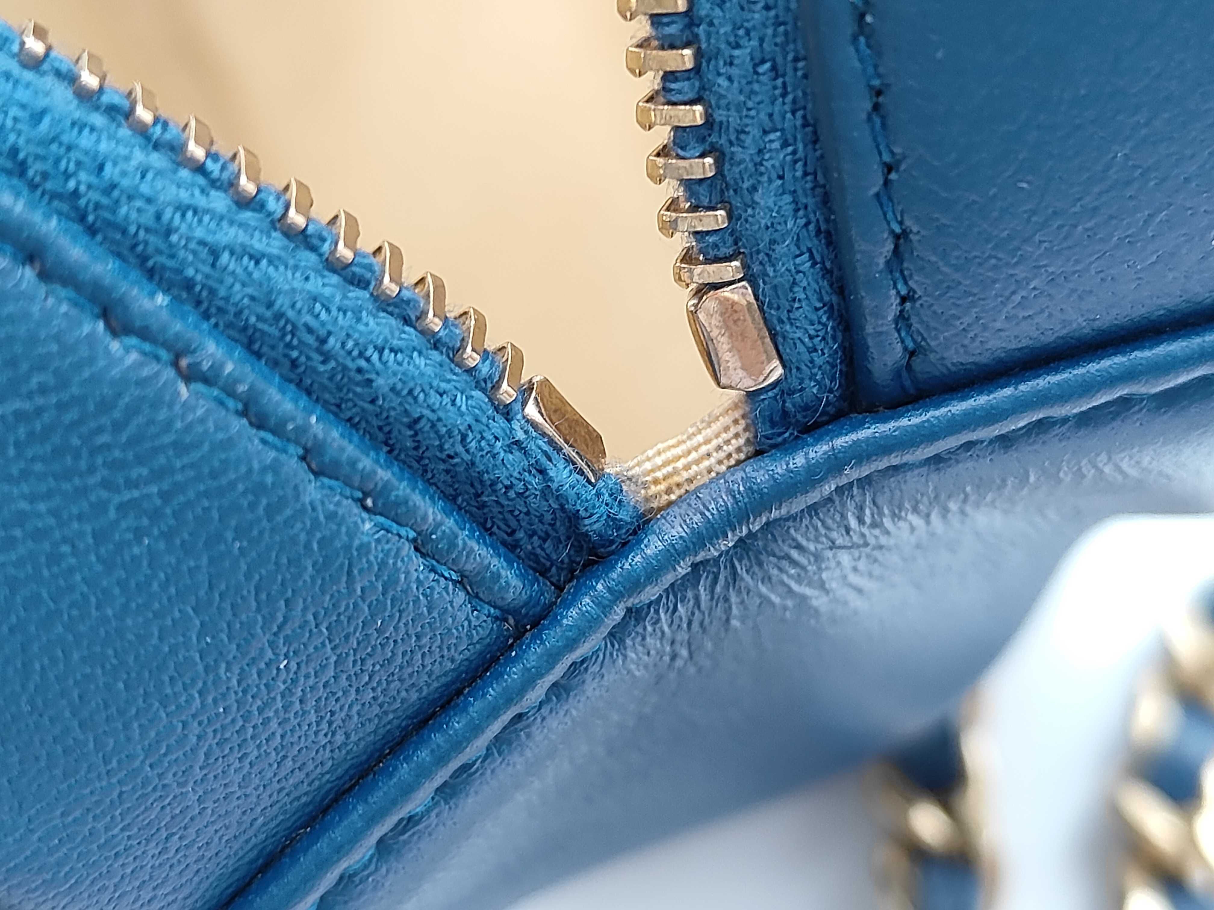 Chain Bag Shoulder Bag — view 9