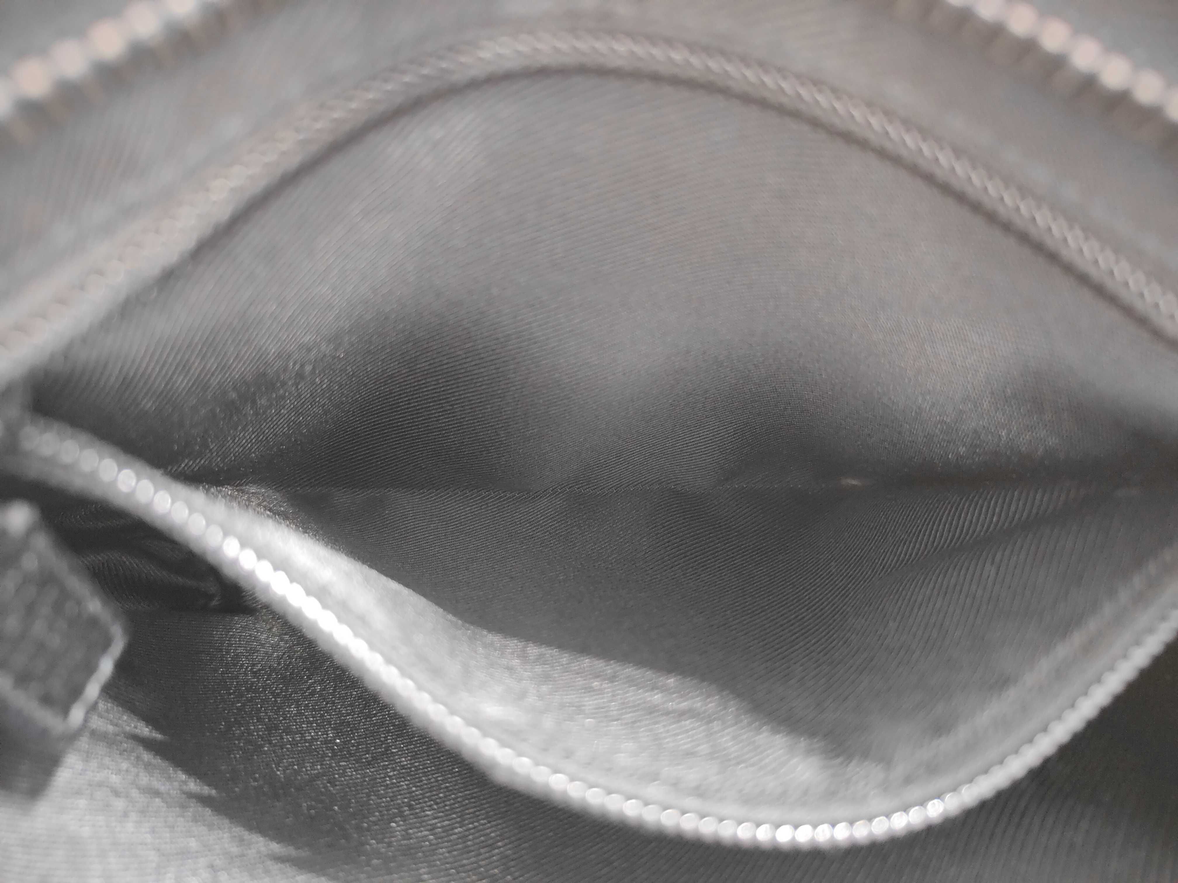 GG Canvas Shoulder Bag — view 11