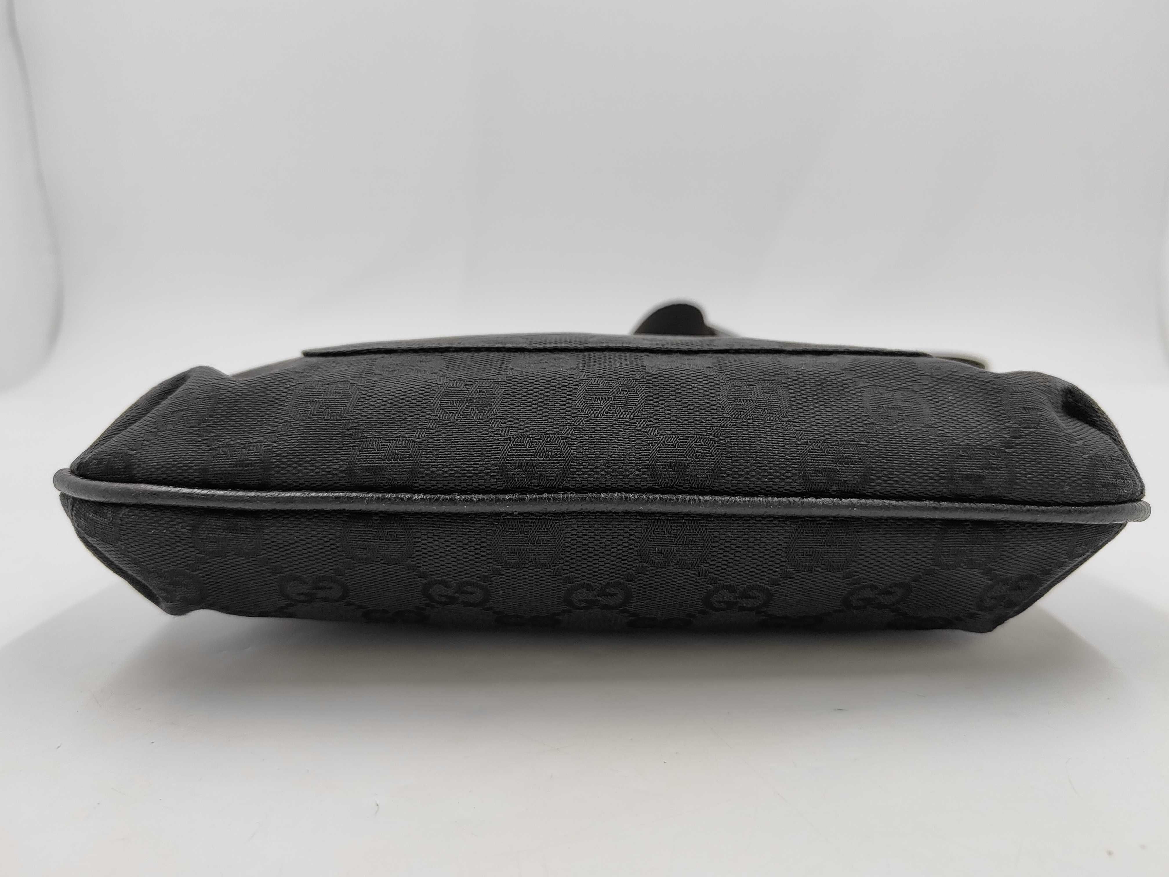 GG Canvas Shoulder Bag — view 3