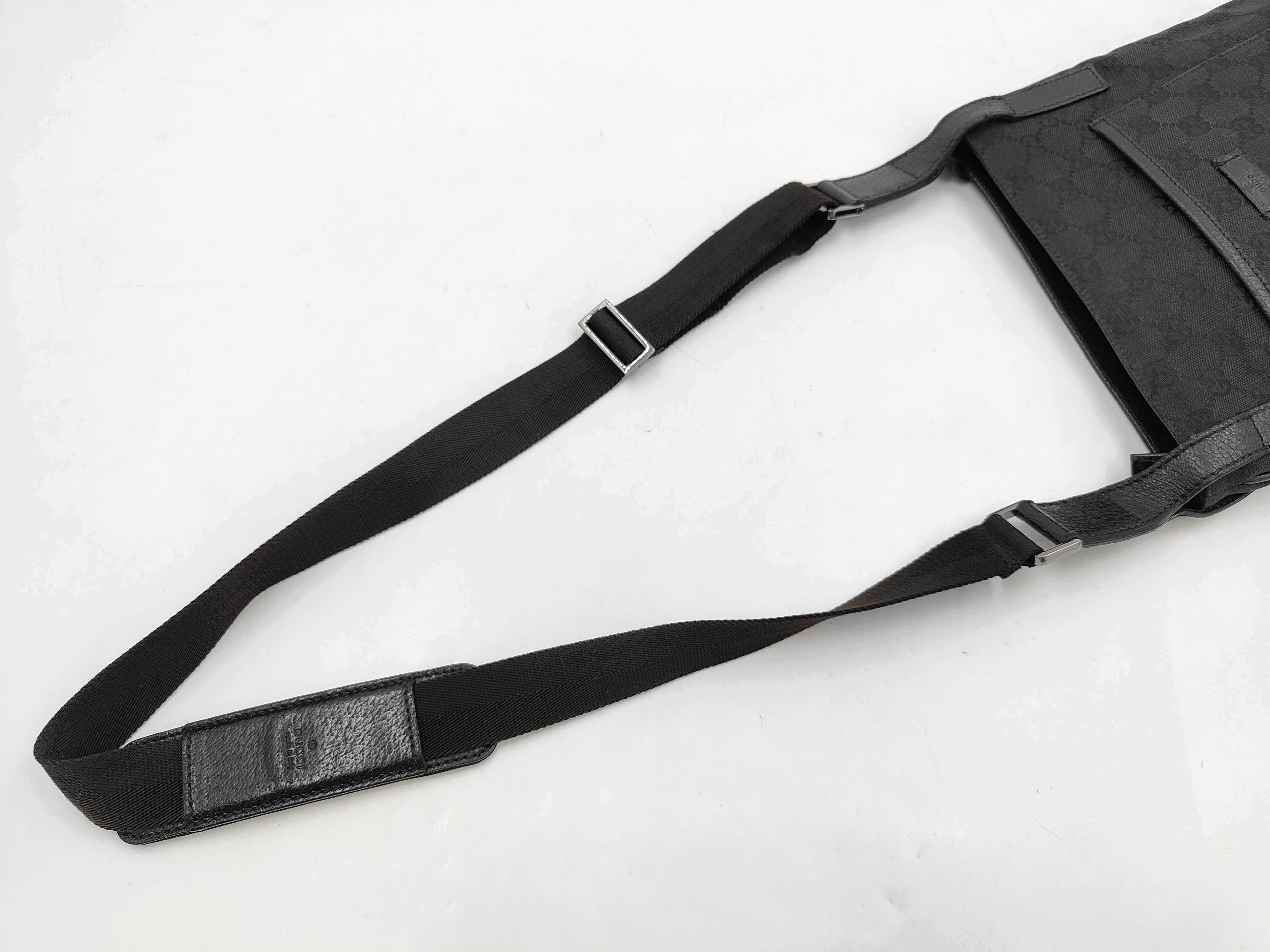 GG Canvas Shoulder Bag — view 5