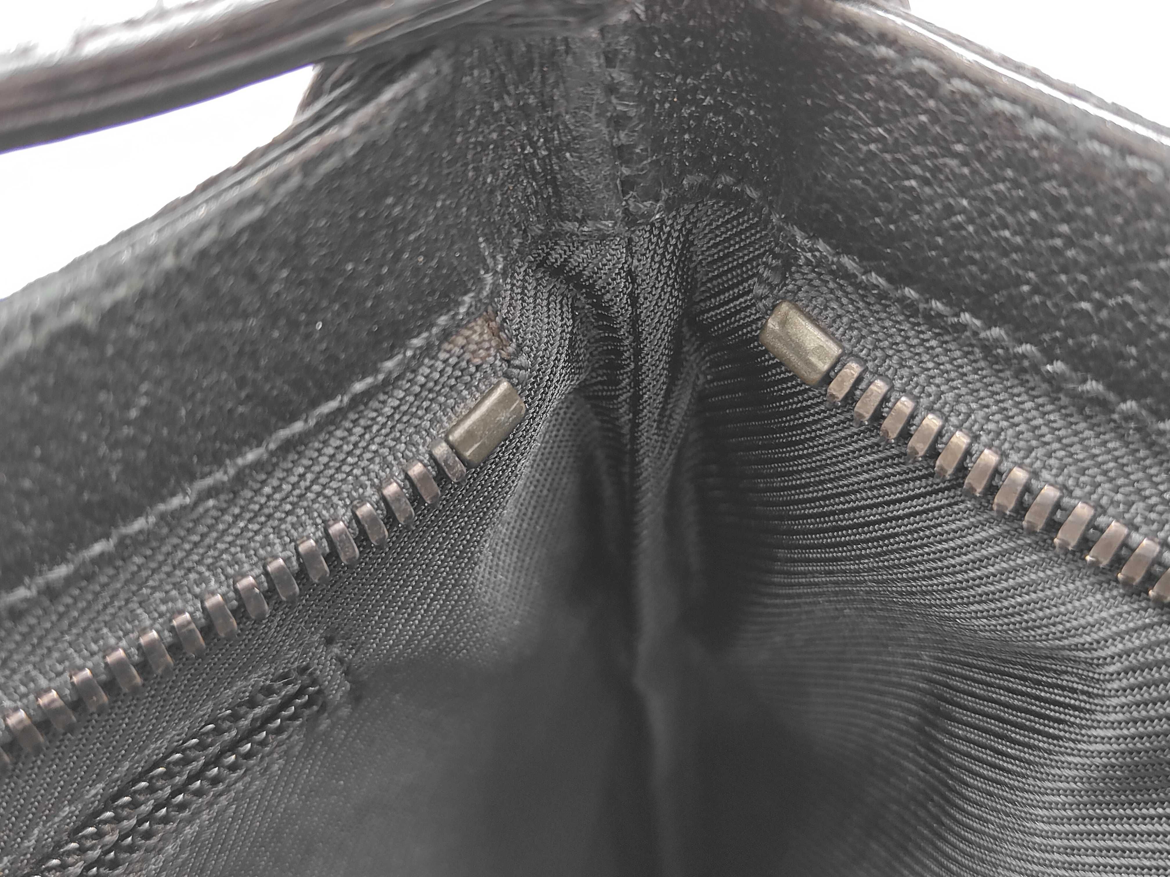 GG Canvas Shoulder Bag — view 10