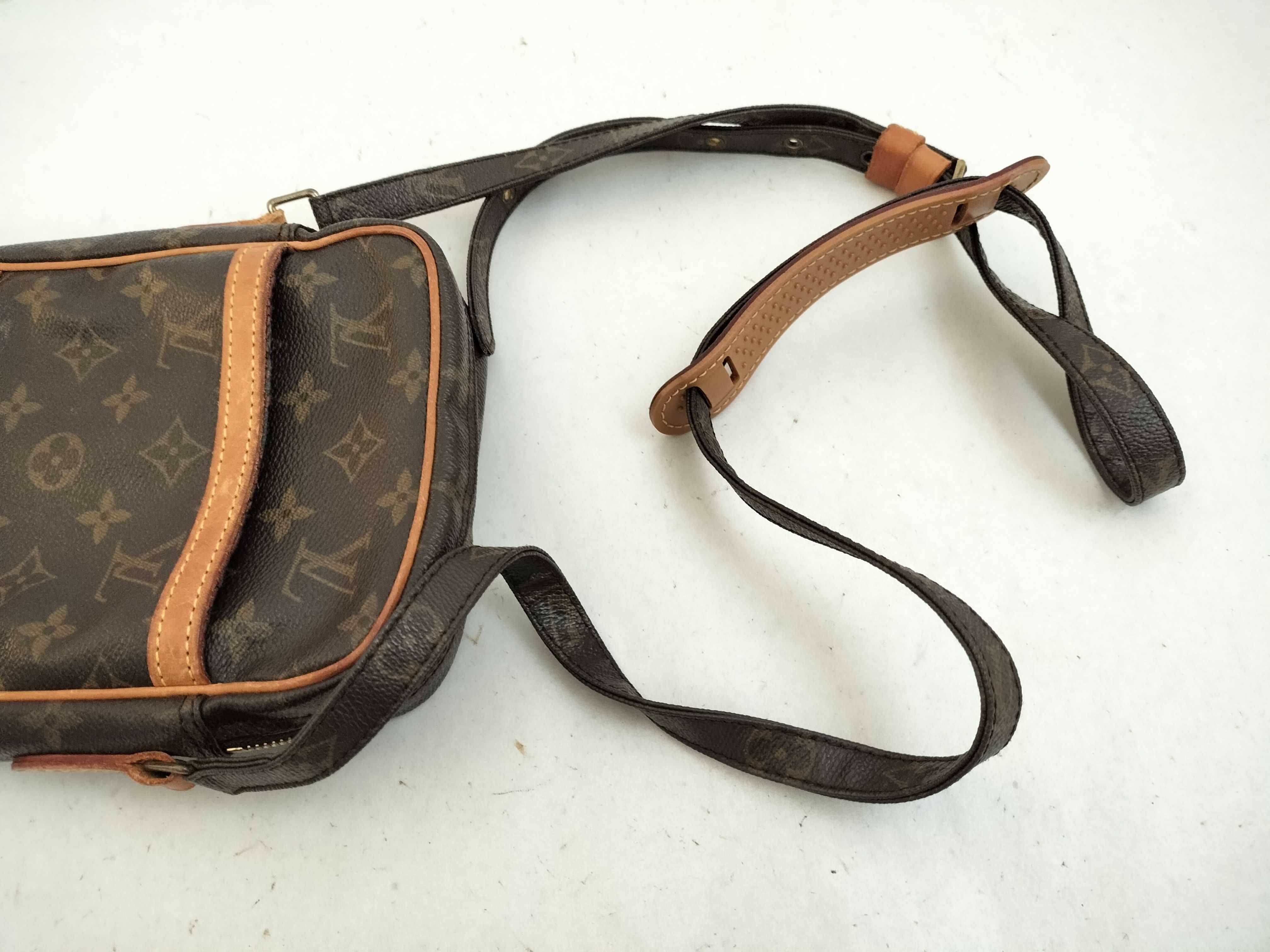 Monogram Louis Vuitton Danube Shoulder Bag (VO8785) Shoulder Bag — view 3