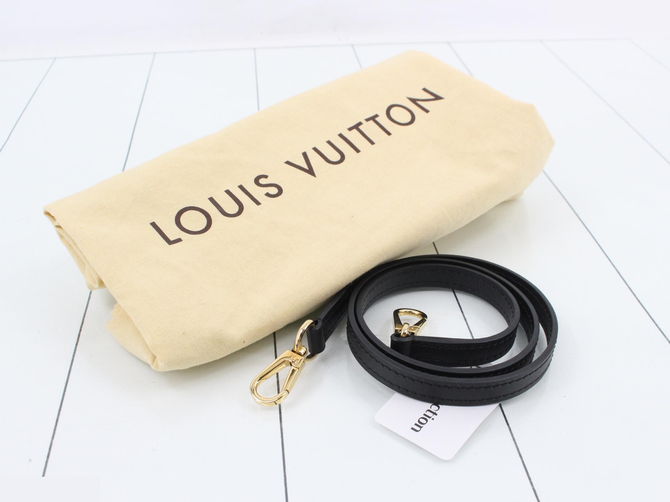 Very Tote GM Noir DR4107 RFID (Includes dust bag, strap, and key) — view 7