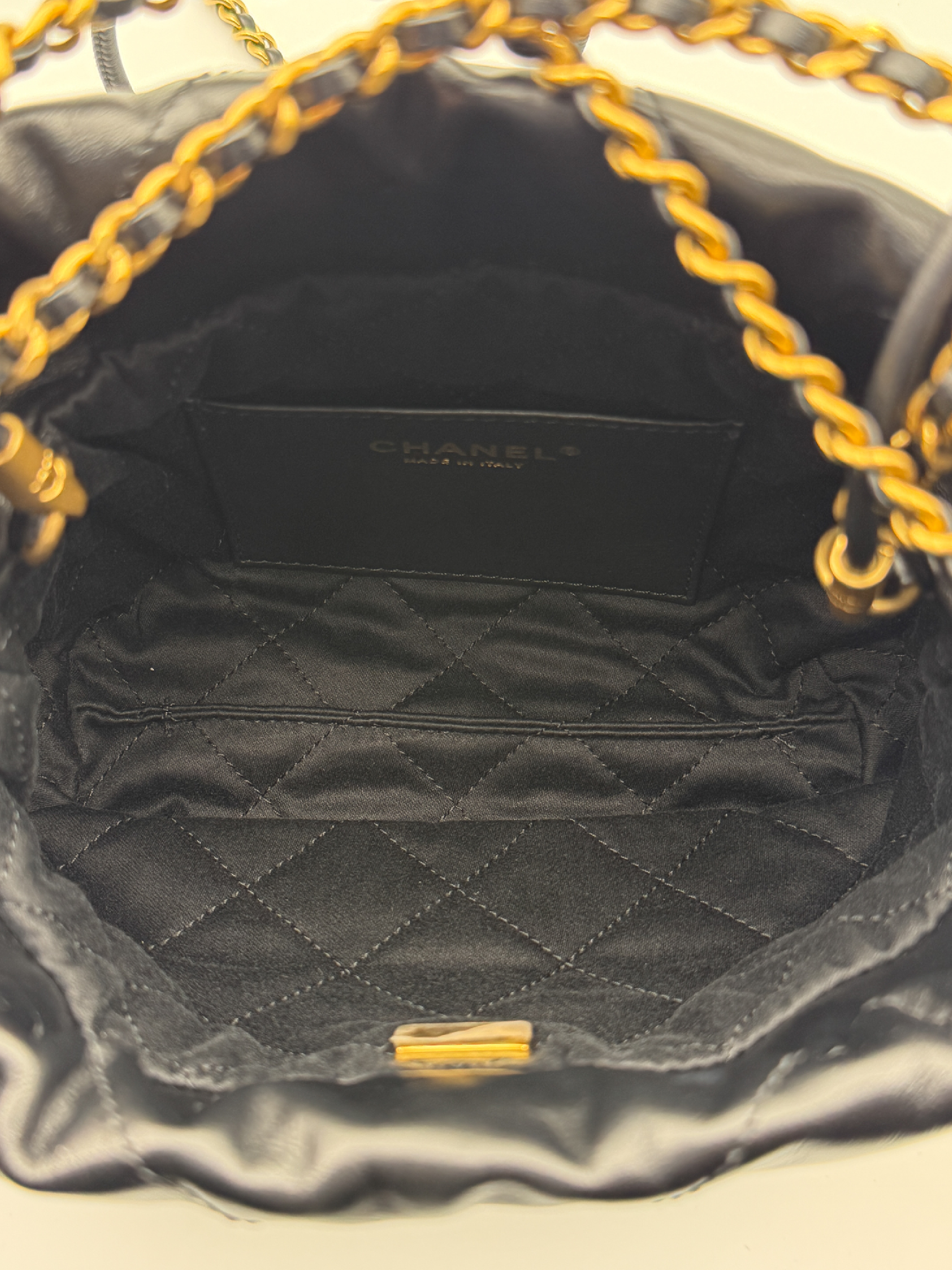22 Mini Random Black Gold Hardware Shoulder Bag — view 9