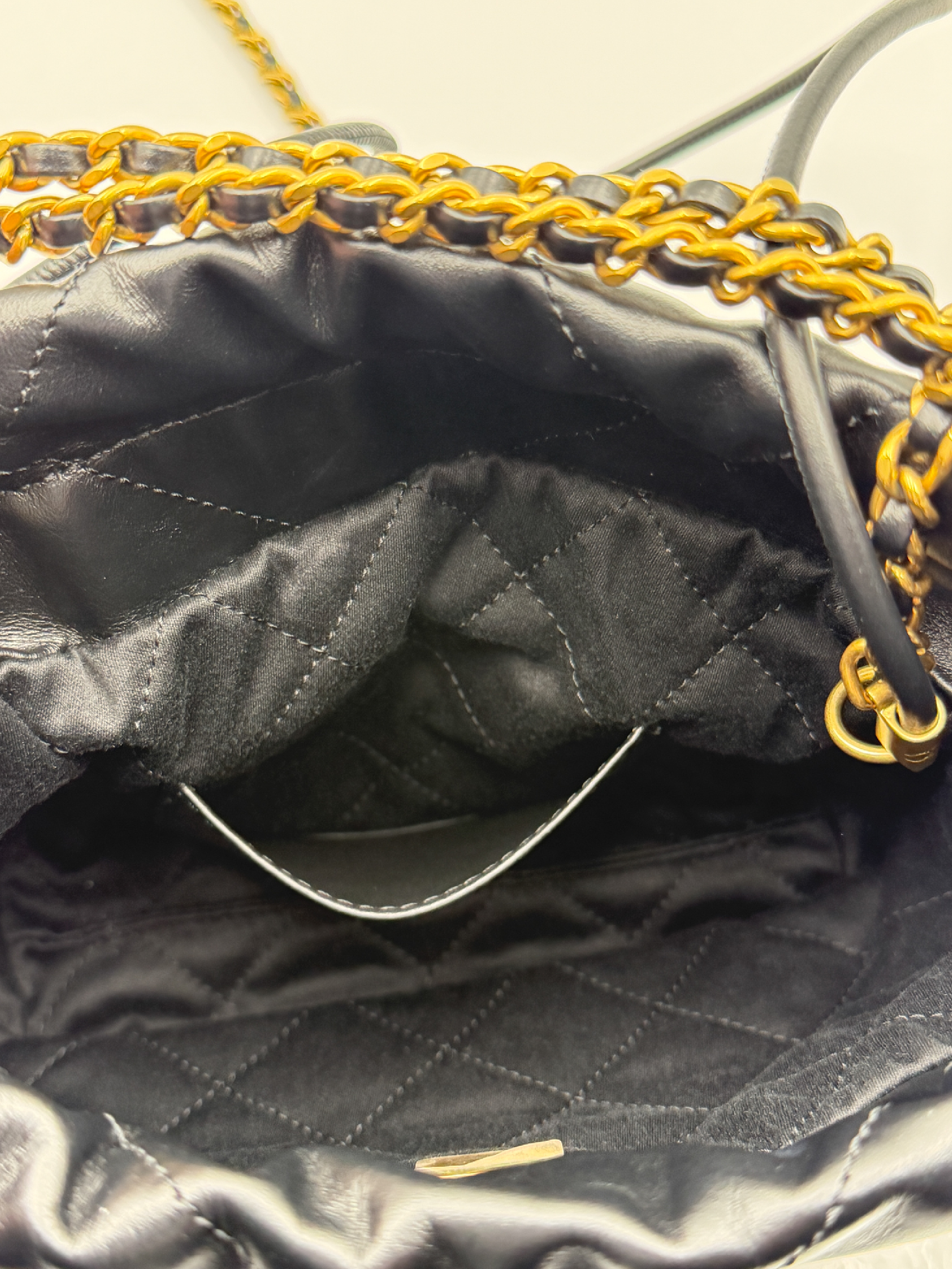 22 Mini Random Black Gold Hardware Shoulder Bag — view 10