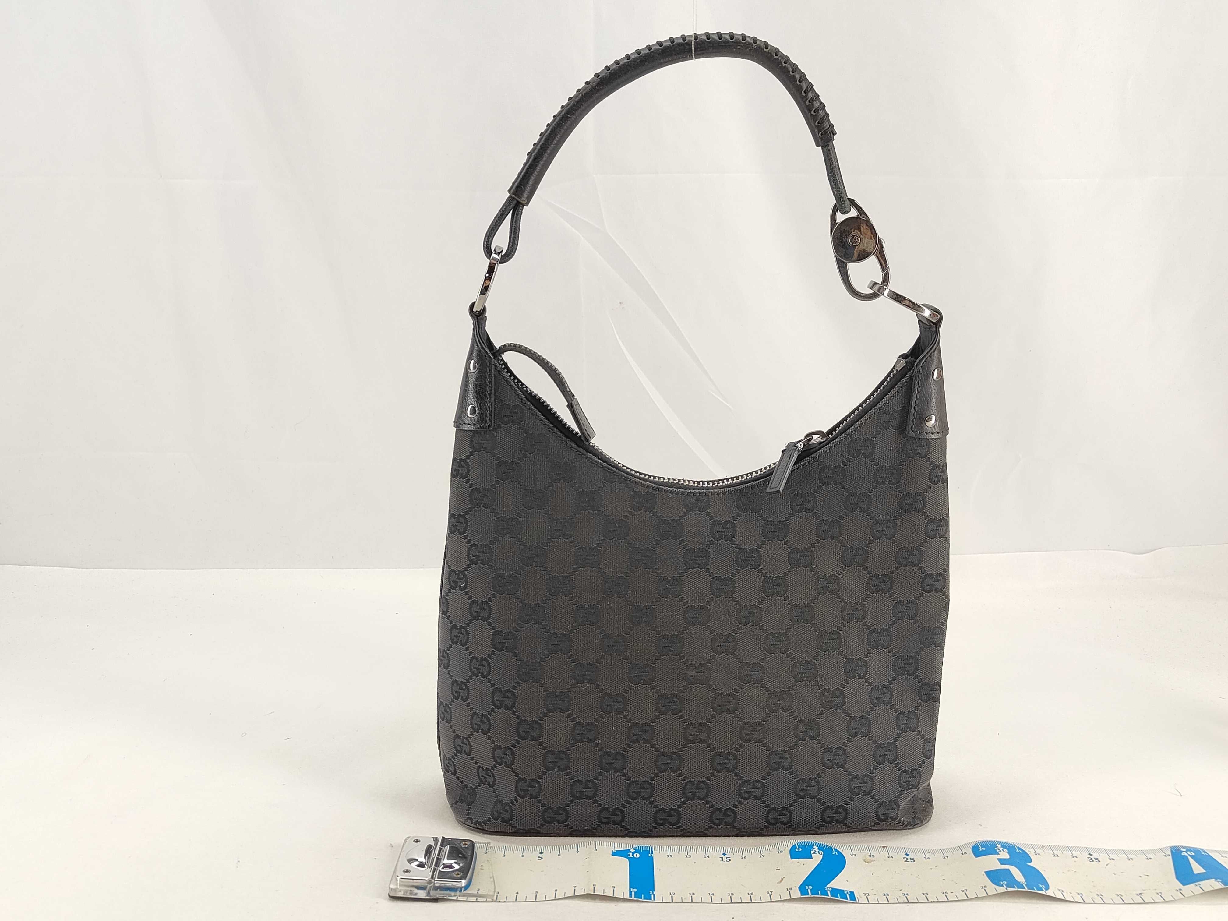 GG Canvas Black One-Shoulder Bag — view 2