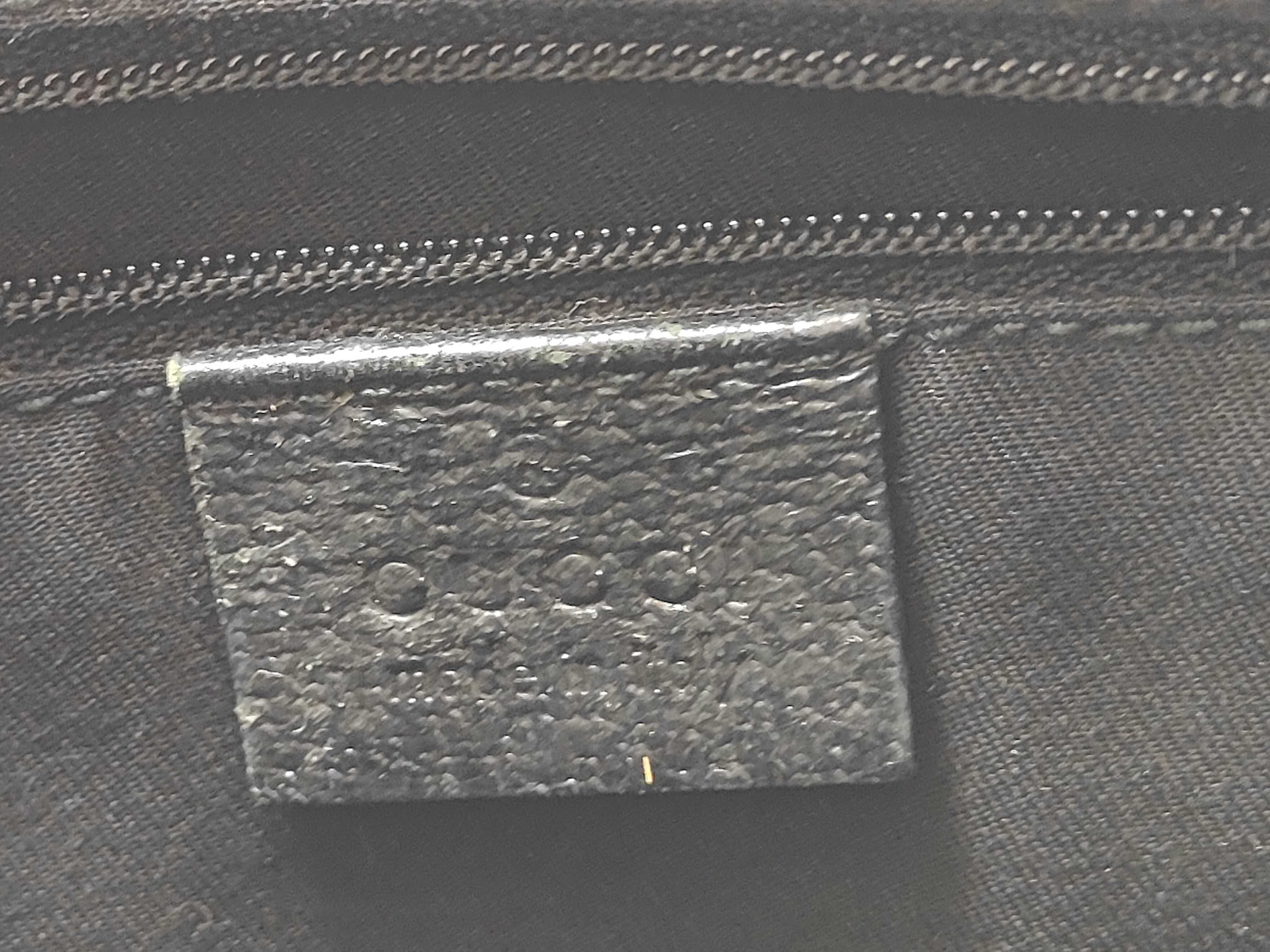 GG Canvas Black One-Shoulder Bag — view 11