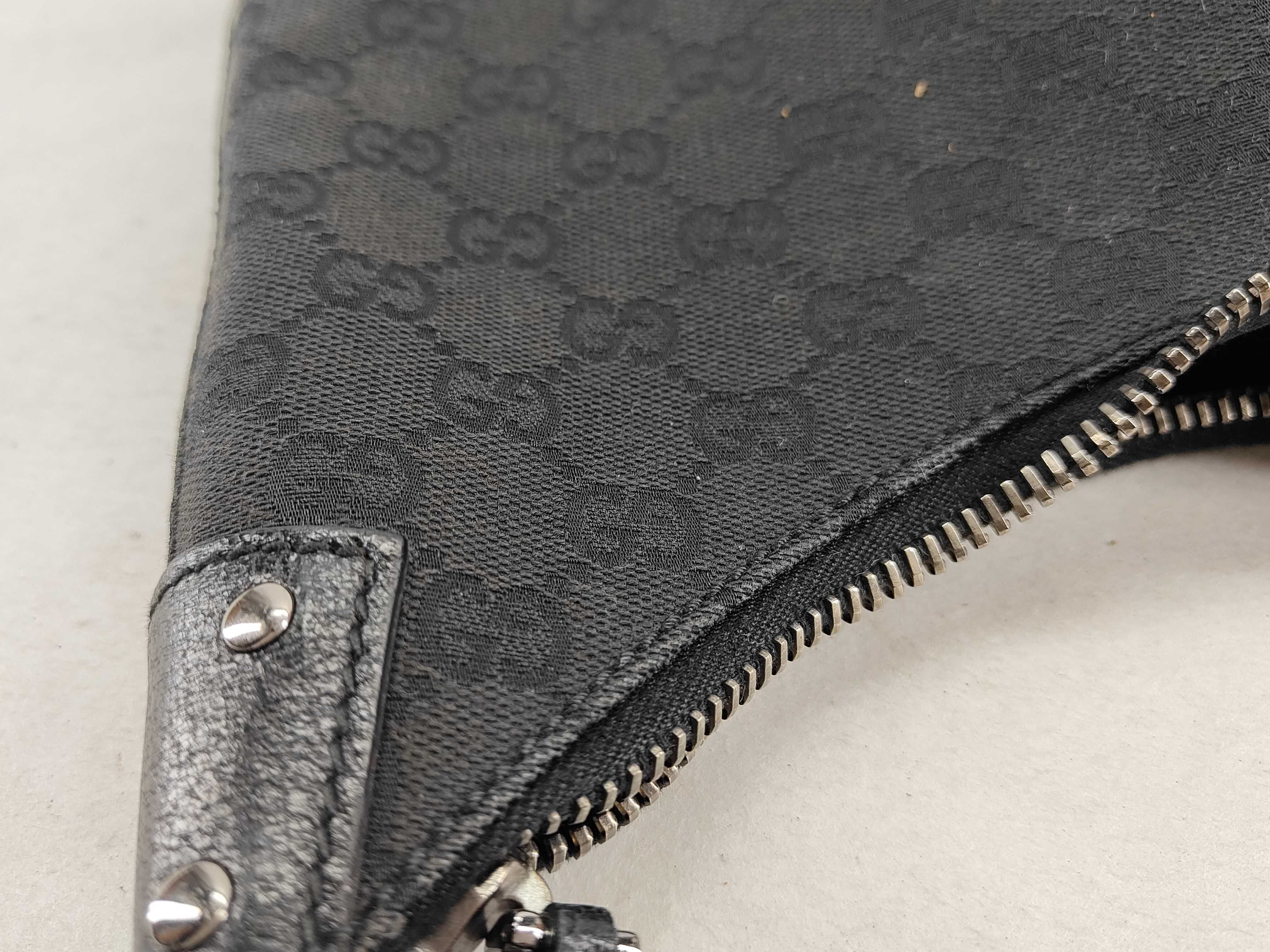 GG Canvas Black One-Shoulder Bag — view 15