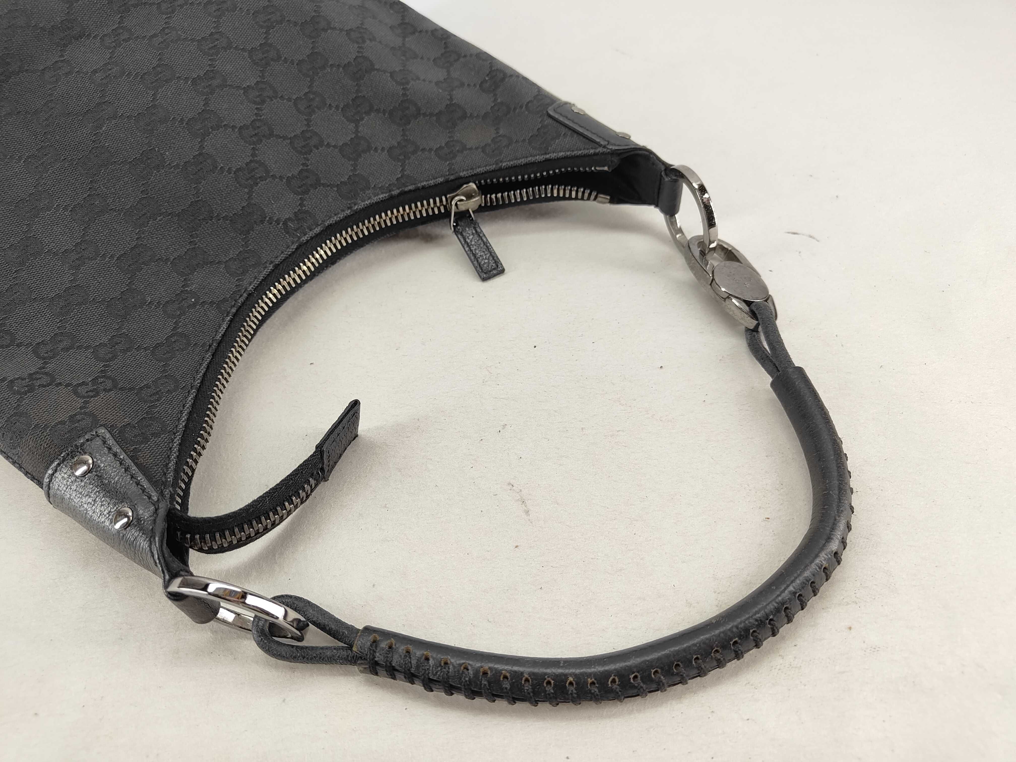 GG Canvas Black One-Shoulder Bag — view 4