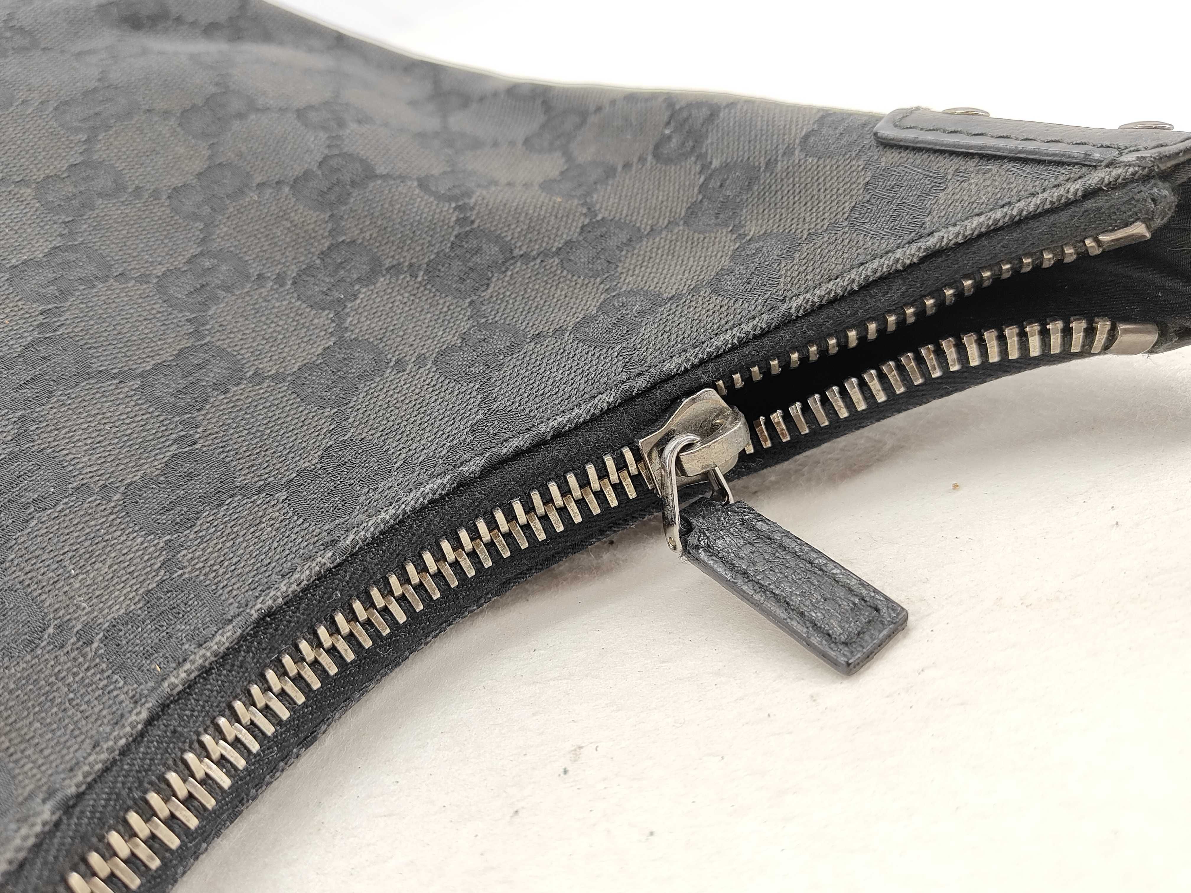 GG Canvas Black One-Shoulder Bag — view 7