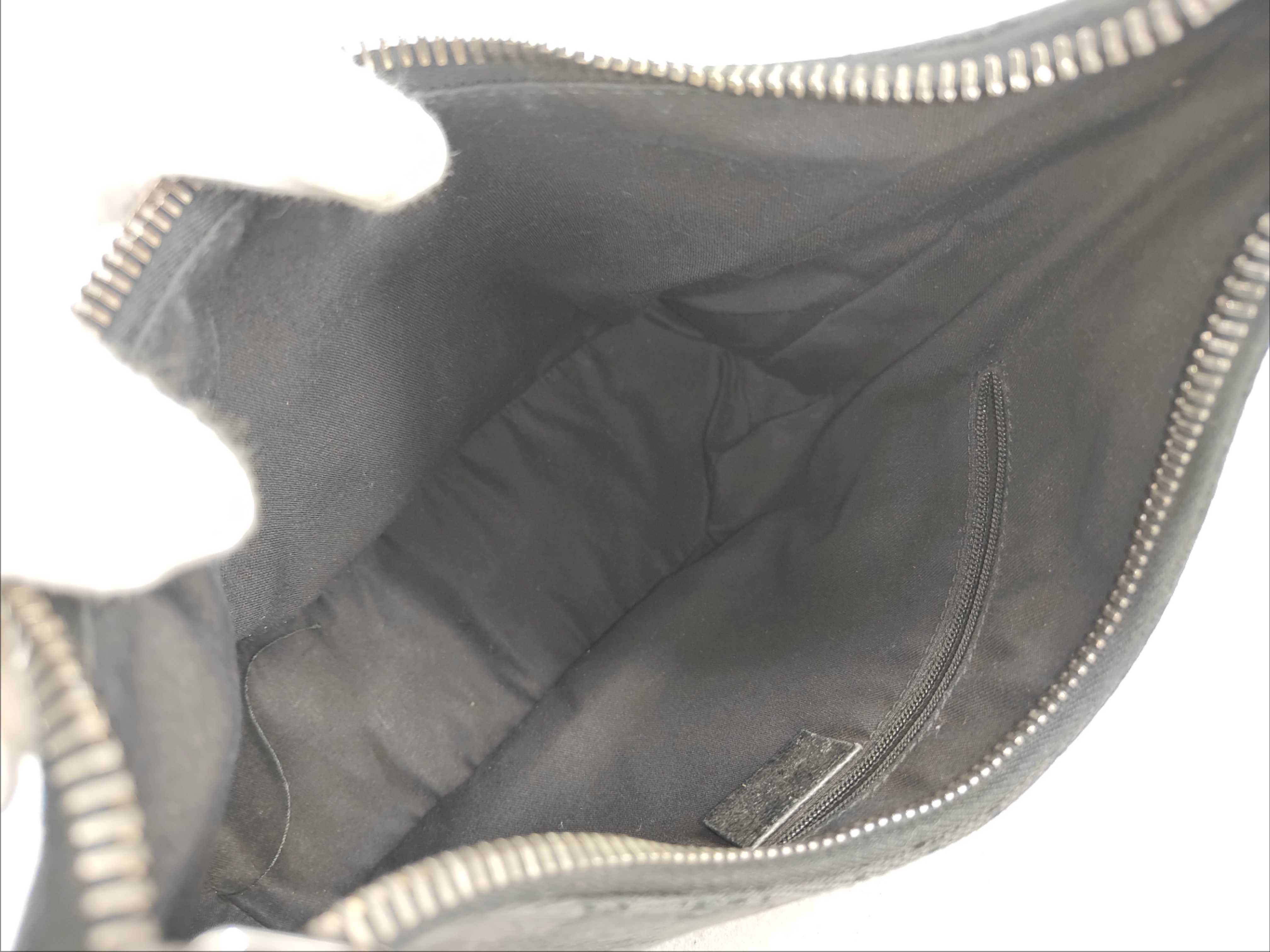 GG Canvas Black One-Shoulder Bag — view 10