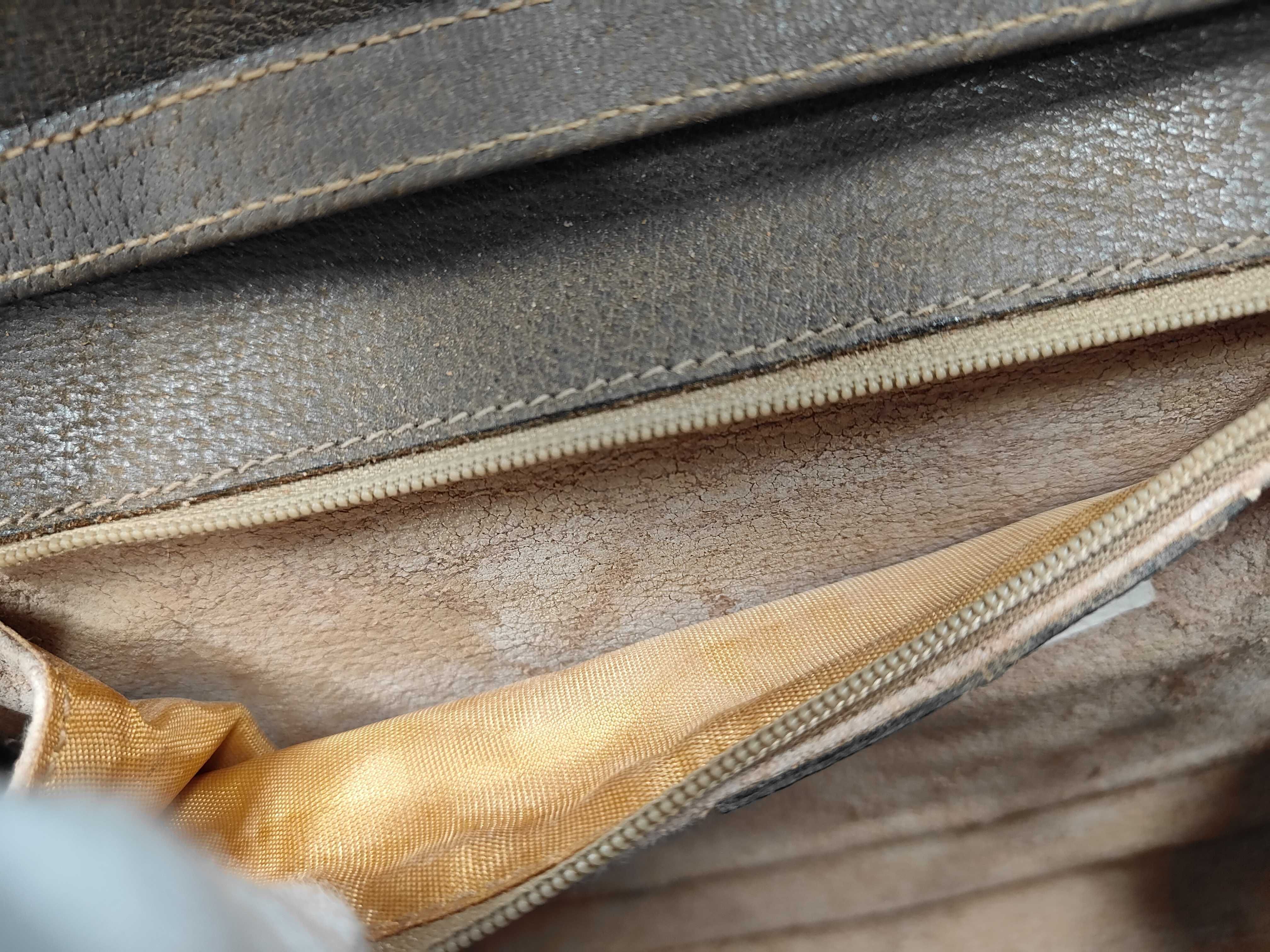 Old Gucci GG Monogram Shoulder Bag — view 10