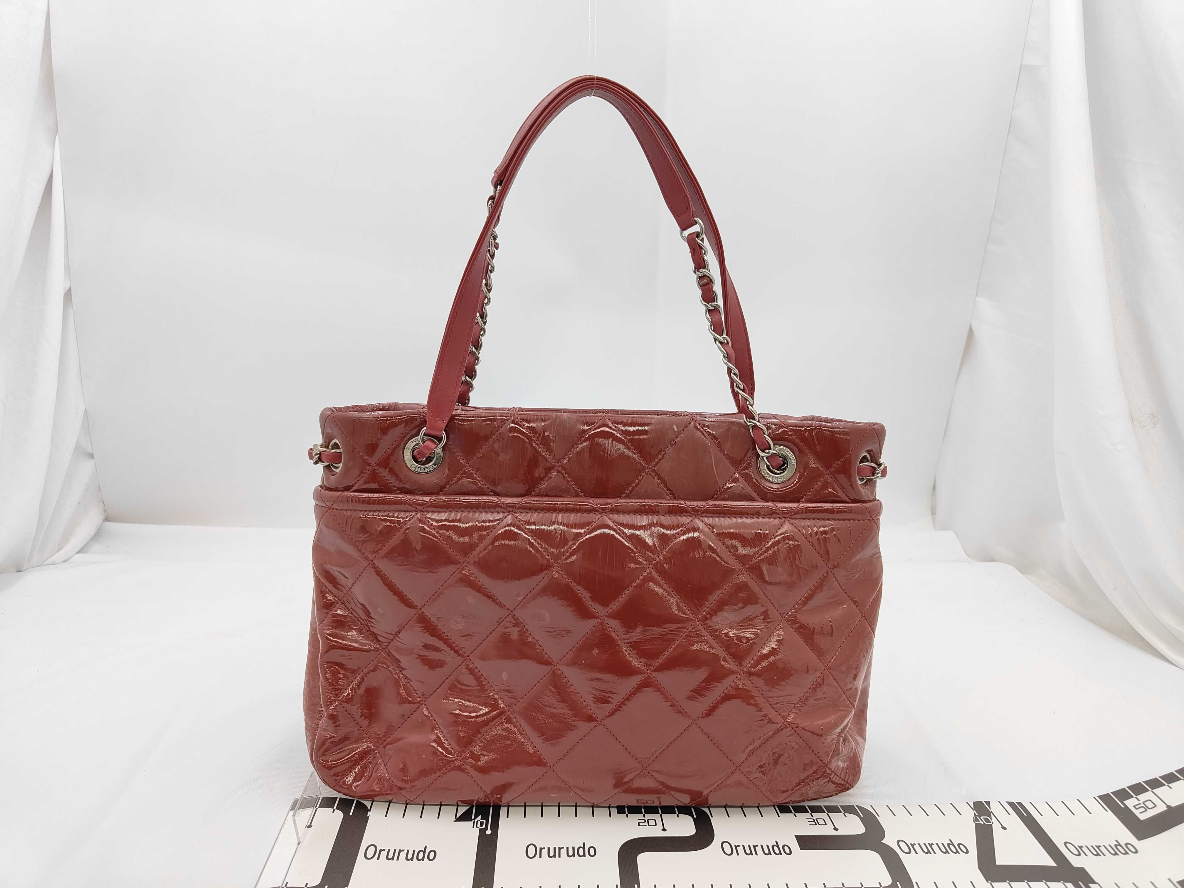 MY- Matelasse Patent Leather Chain Shoulder Bag Red Silver Metal Fitting Shoulder Bag — view 2