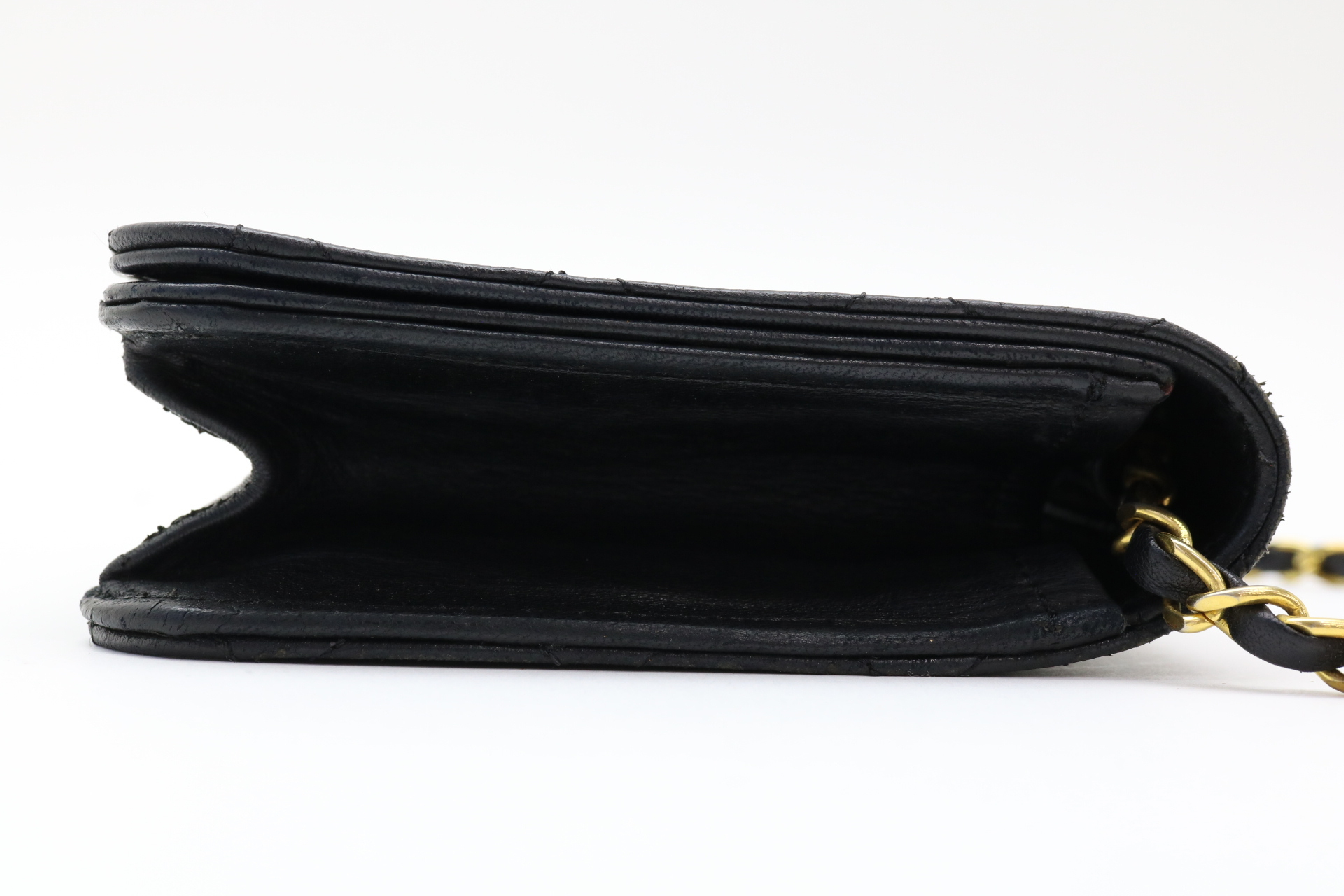 Matelassé Push-Lock Chain Shoulder Bag — view 4