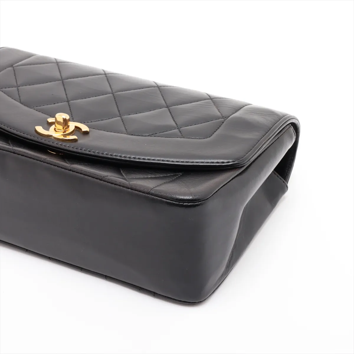 Matelassé Lambskin Single Flap Single Chain Bag, Diana Flap, Black with Gold Hardware, 3146744, Series 3 — view 3