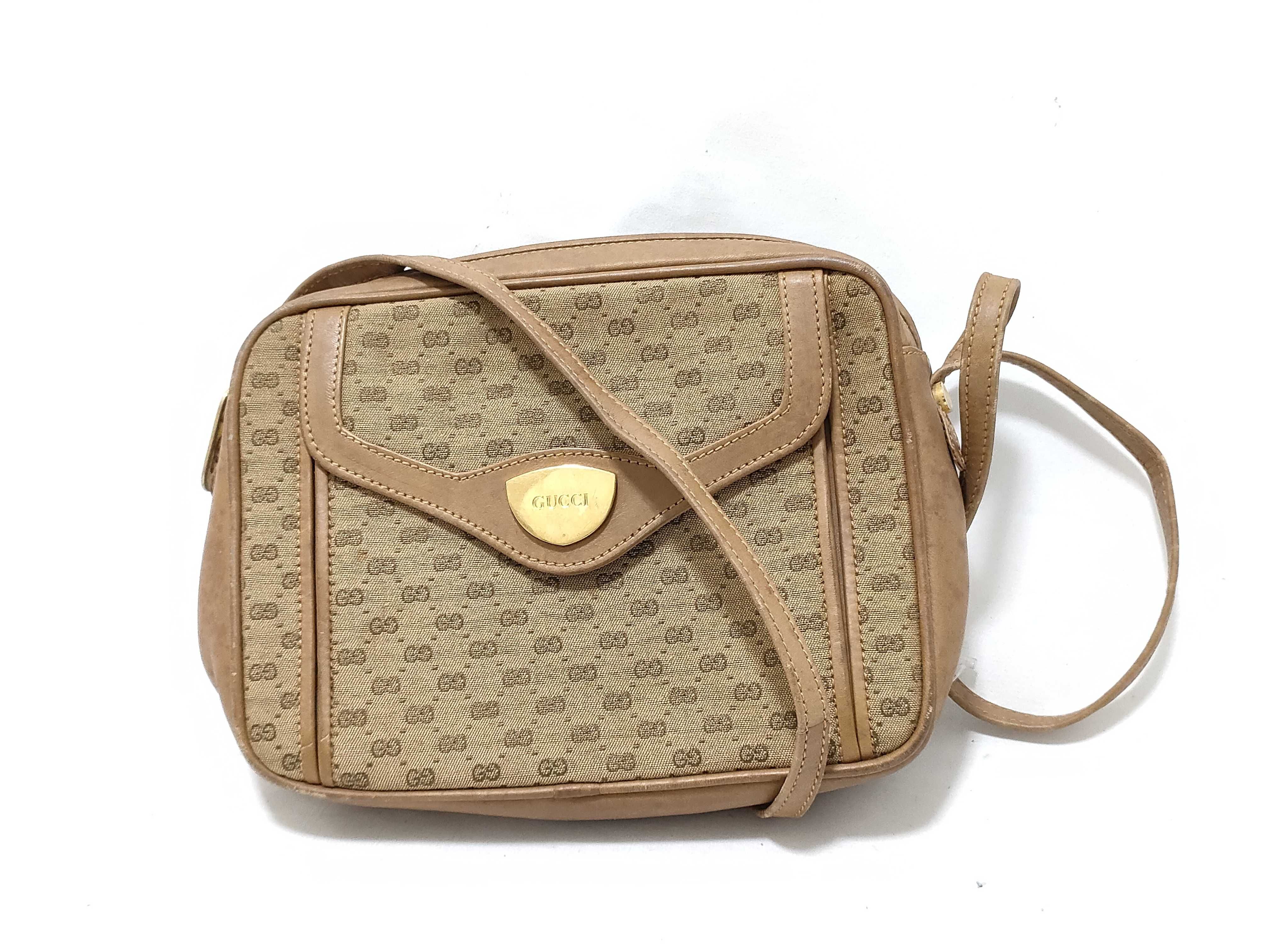 001 261 0988 Shoulder Bag