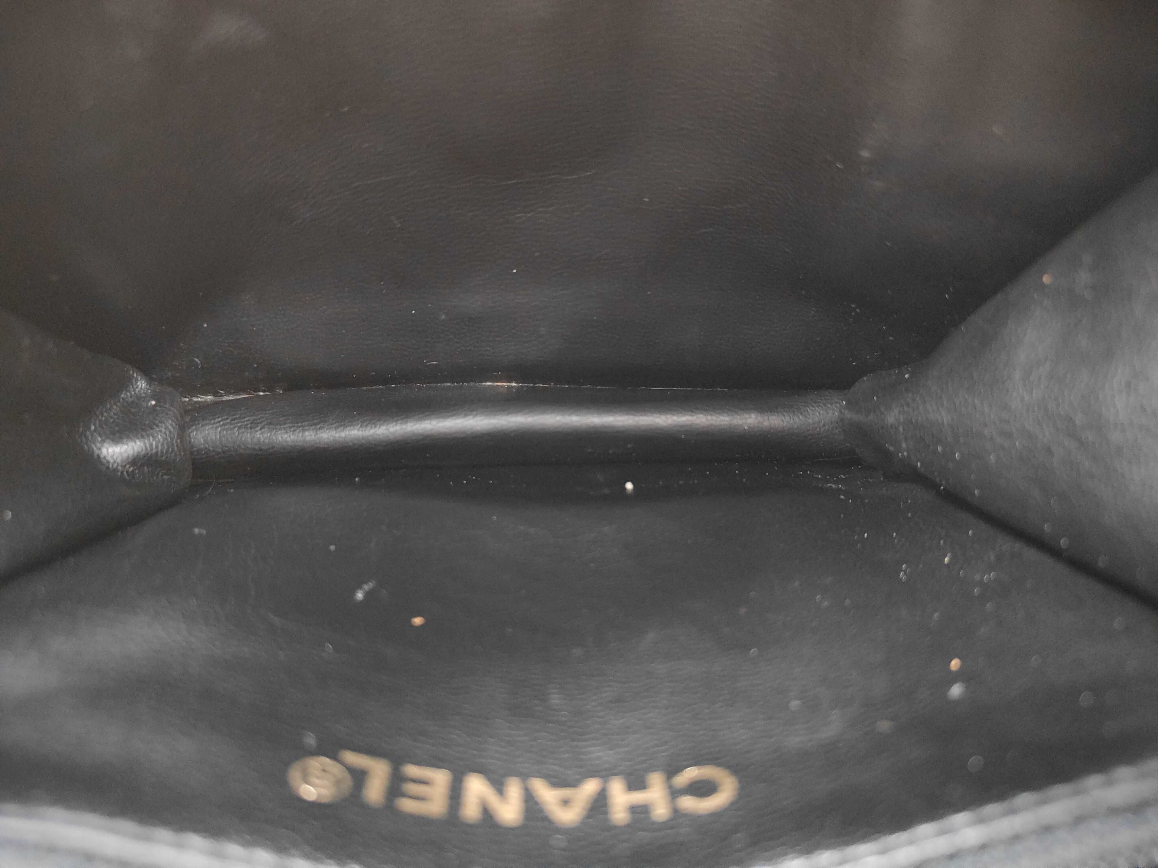 Matelassé Waist Pouch — view 9