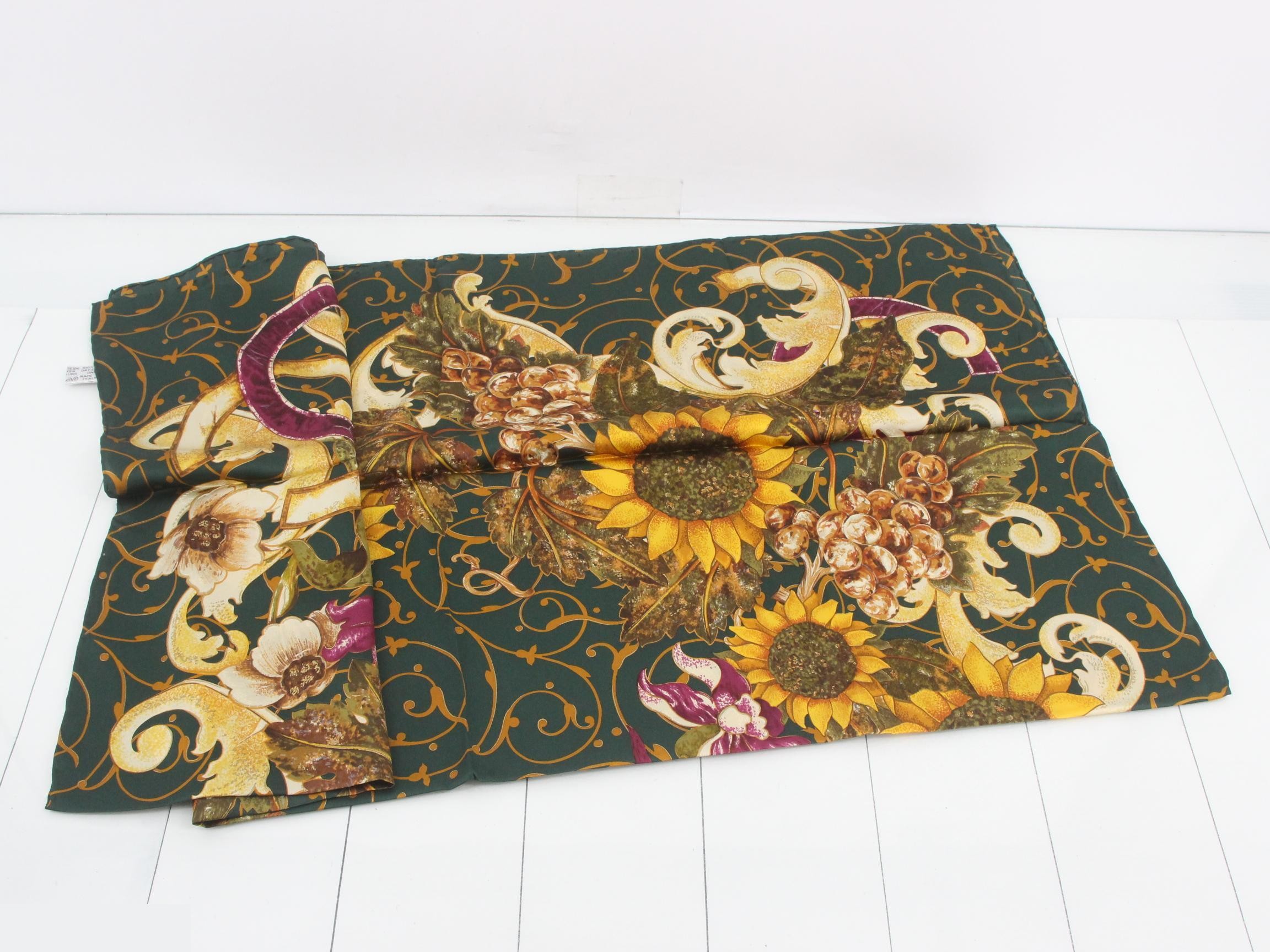 Scarf with tag — view 3