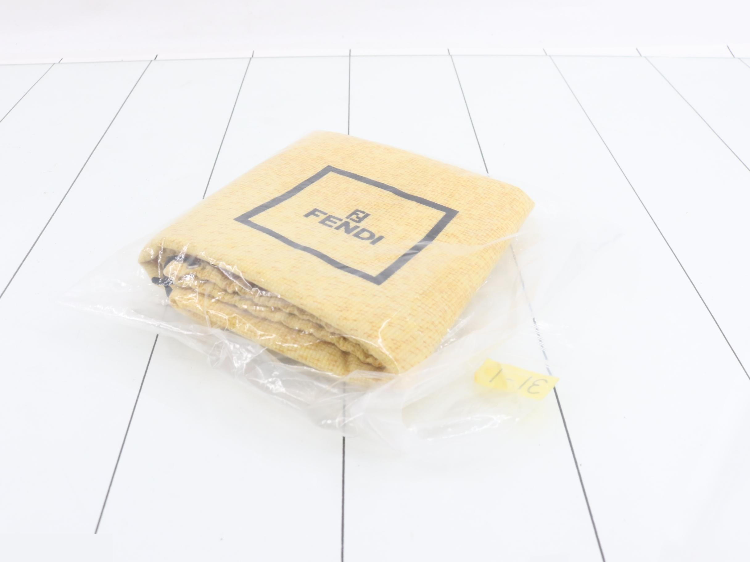 Zucchino Shoulder Bag — view 7