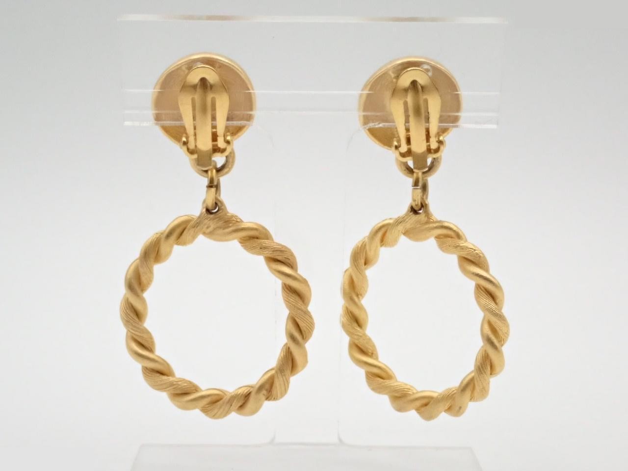 Other lines: Precious metals and earrings — view 2