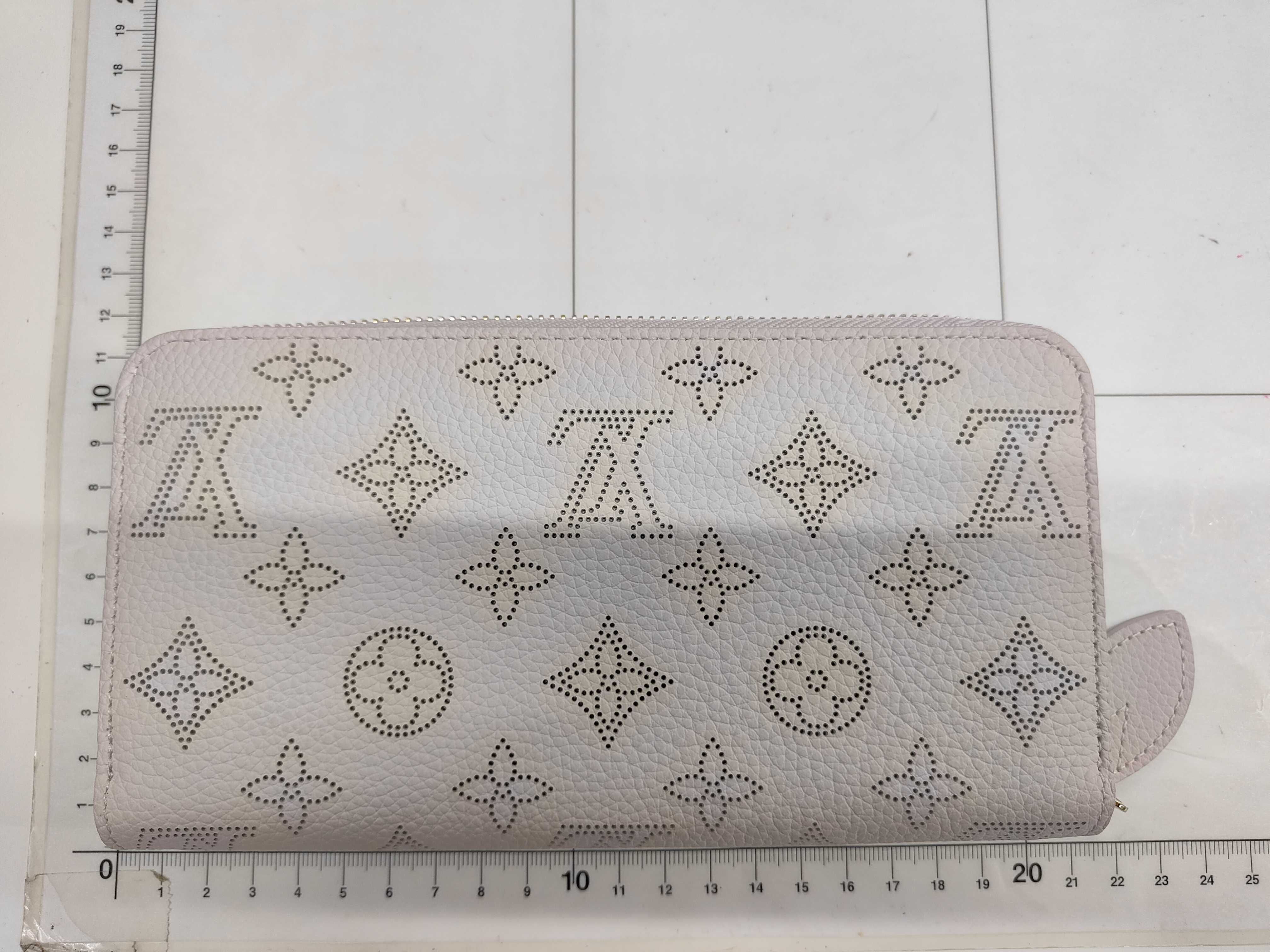 Mahina LV Mahina Zippy Wallet — view 2