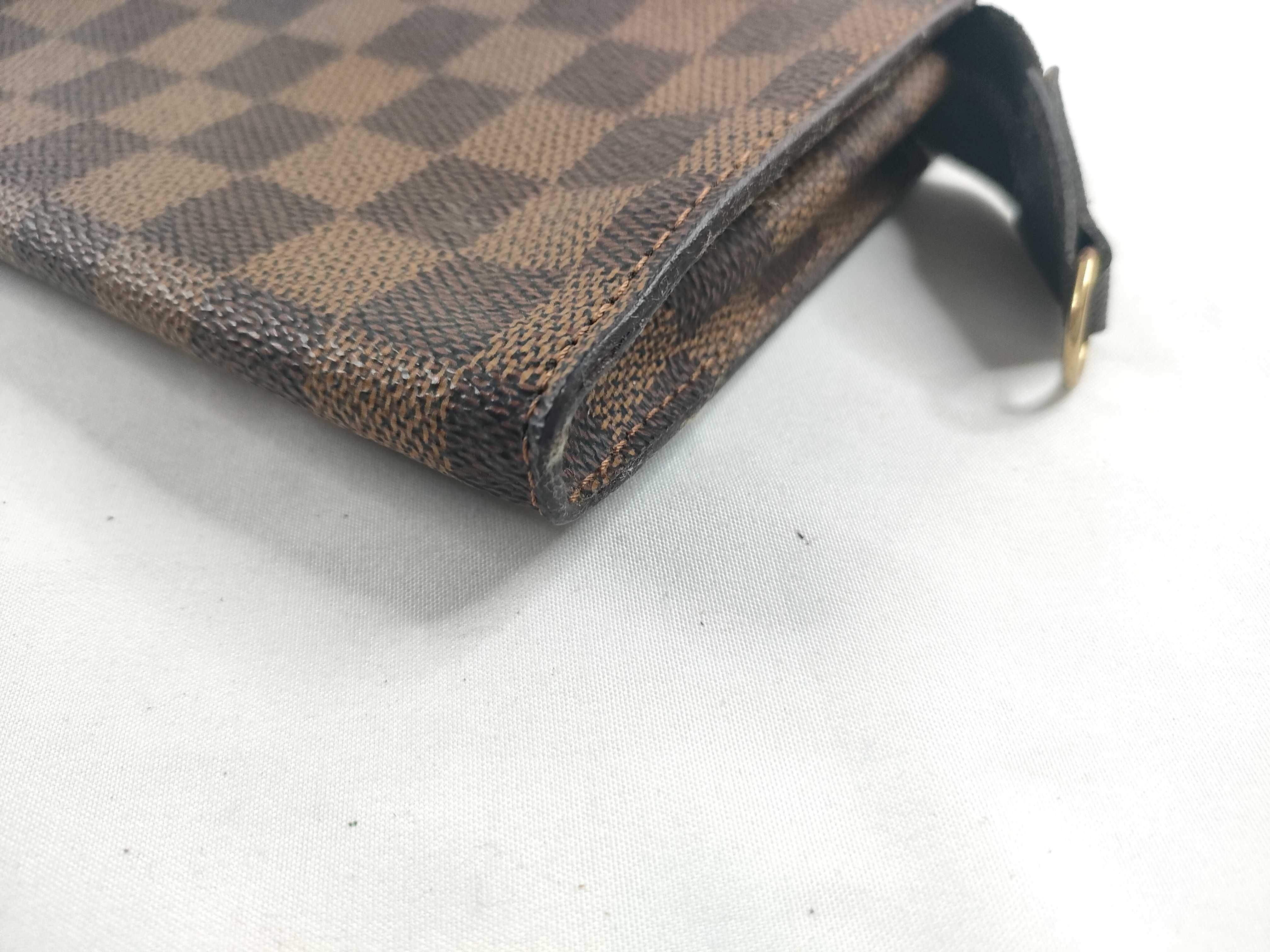 Damier LV Damier Pouch AR0948 Pouch — view 5