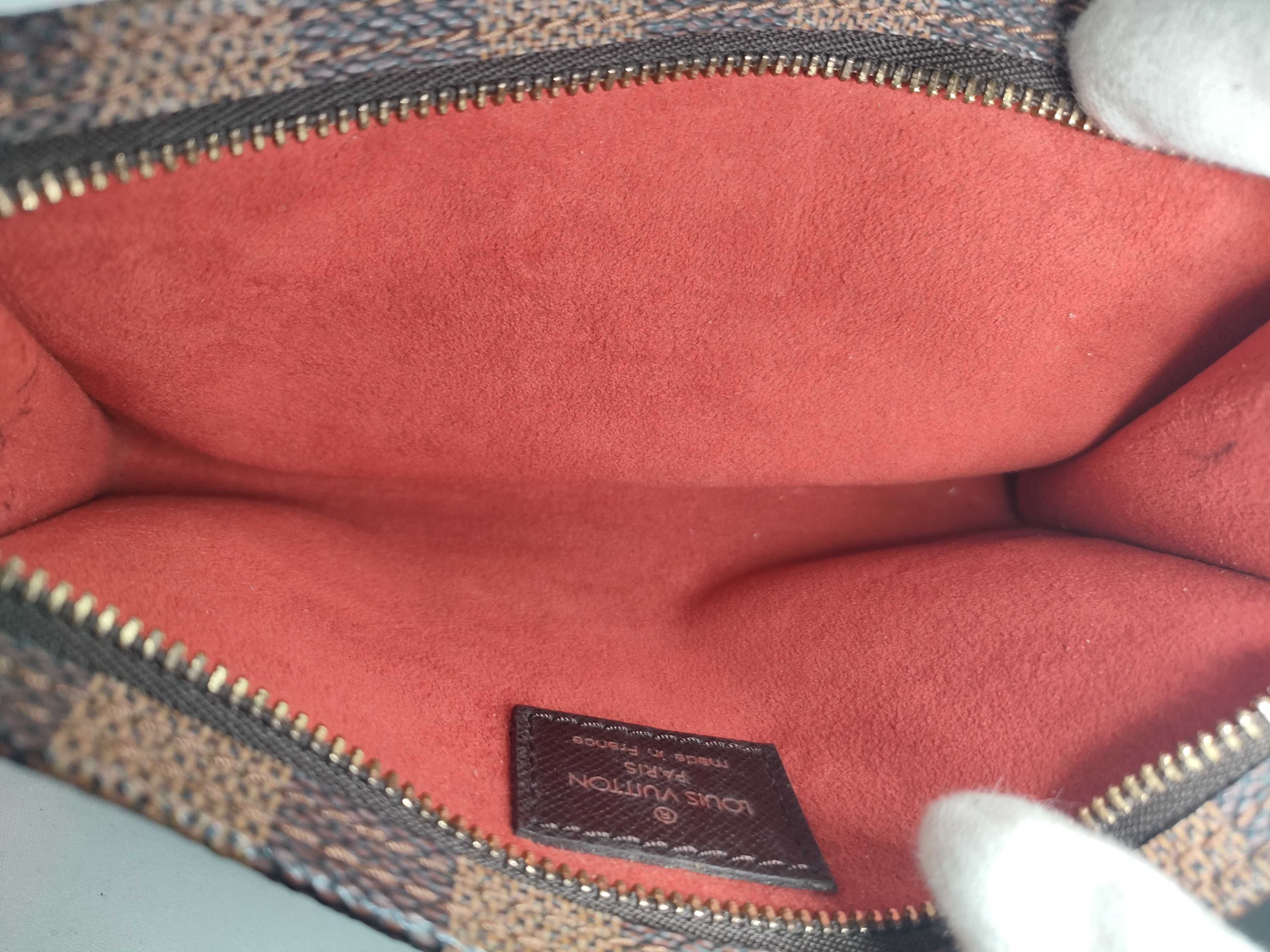 Damier LV Damier Pouch AR0948 Pouch — view 8