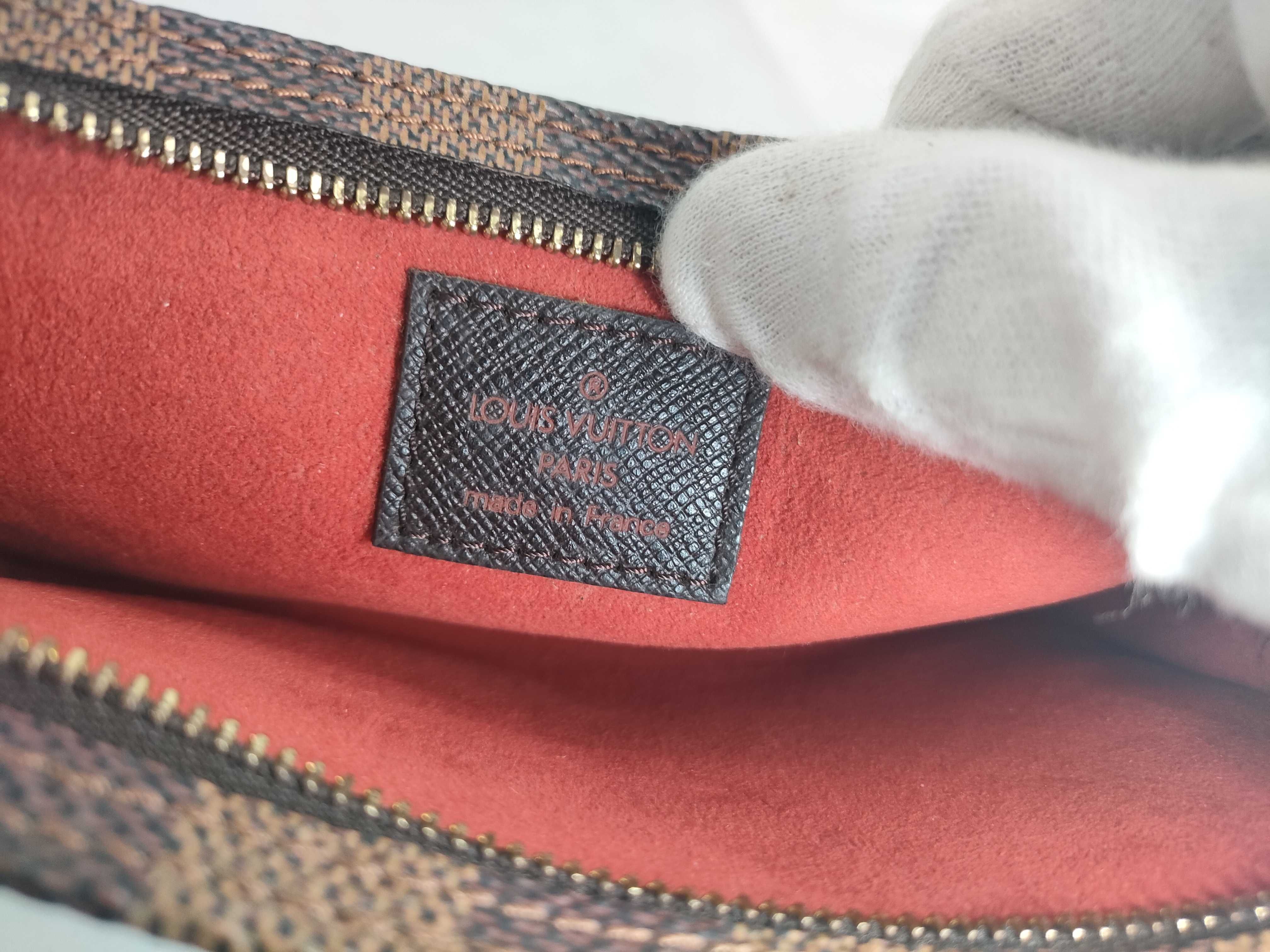 Damier LV Damier Pouch AR0948 Pouch — view 10