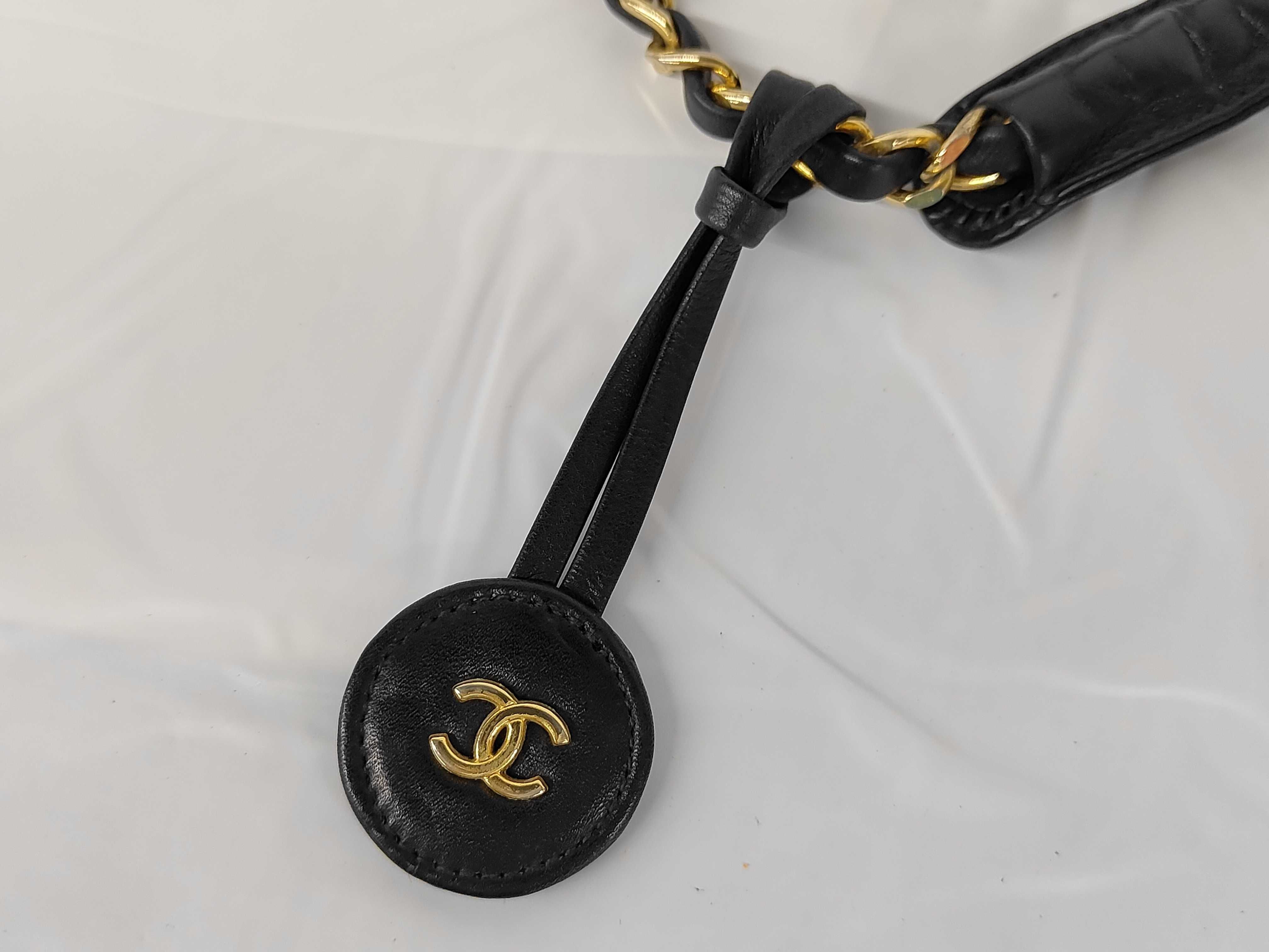 Lambskin Matelassé Chain Shoulder Bag, Gold Hardware, Black, Seal 0843254 Shoulder Bag — view 14