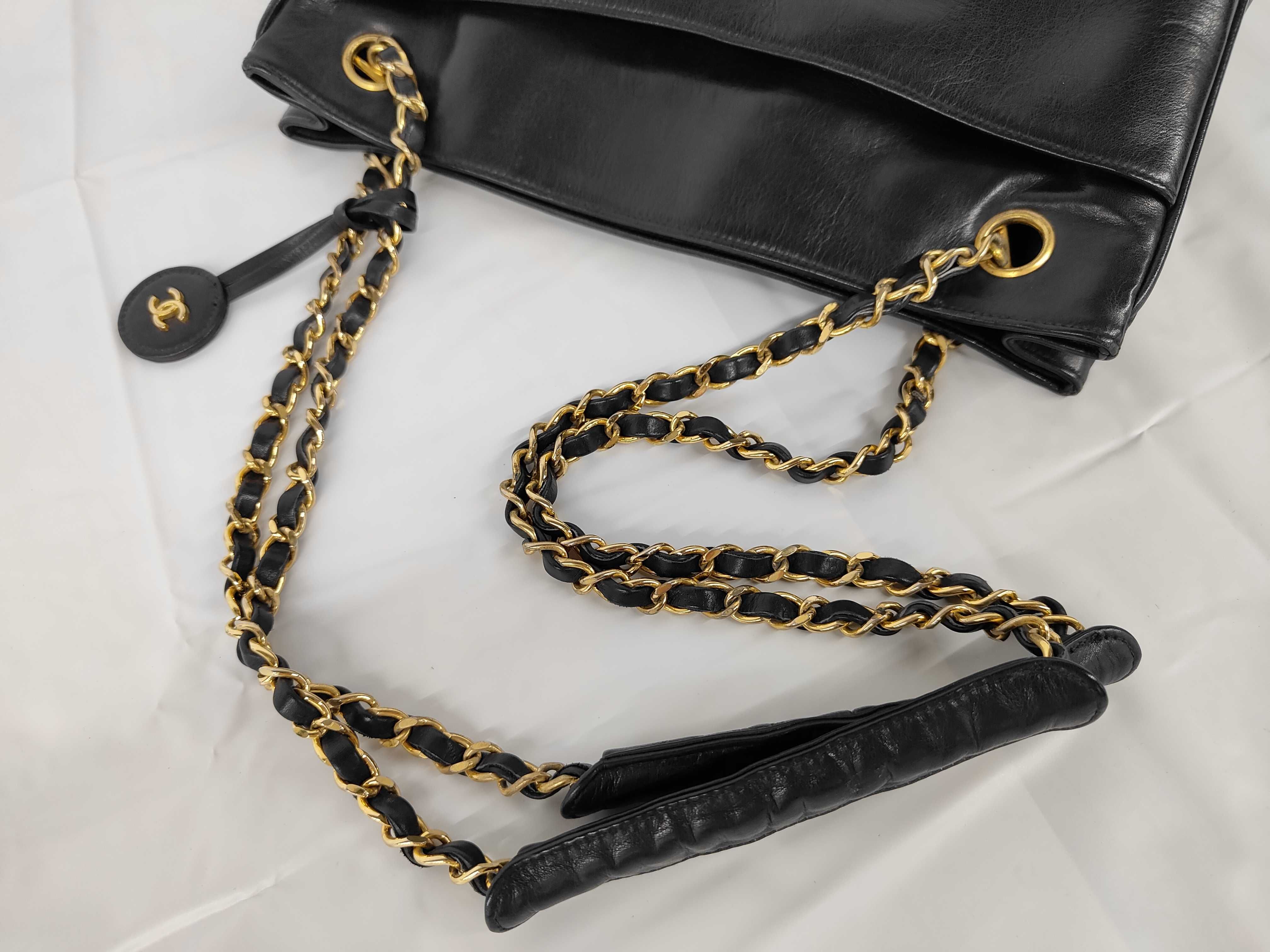 Lambskin Matelassé Chain Shoulder Bag, Gold Hardware, Black, Seal 0843254 Shoulder Bag — view 3
