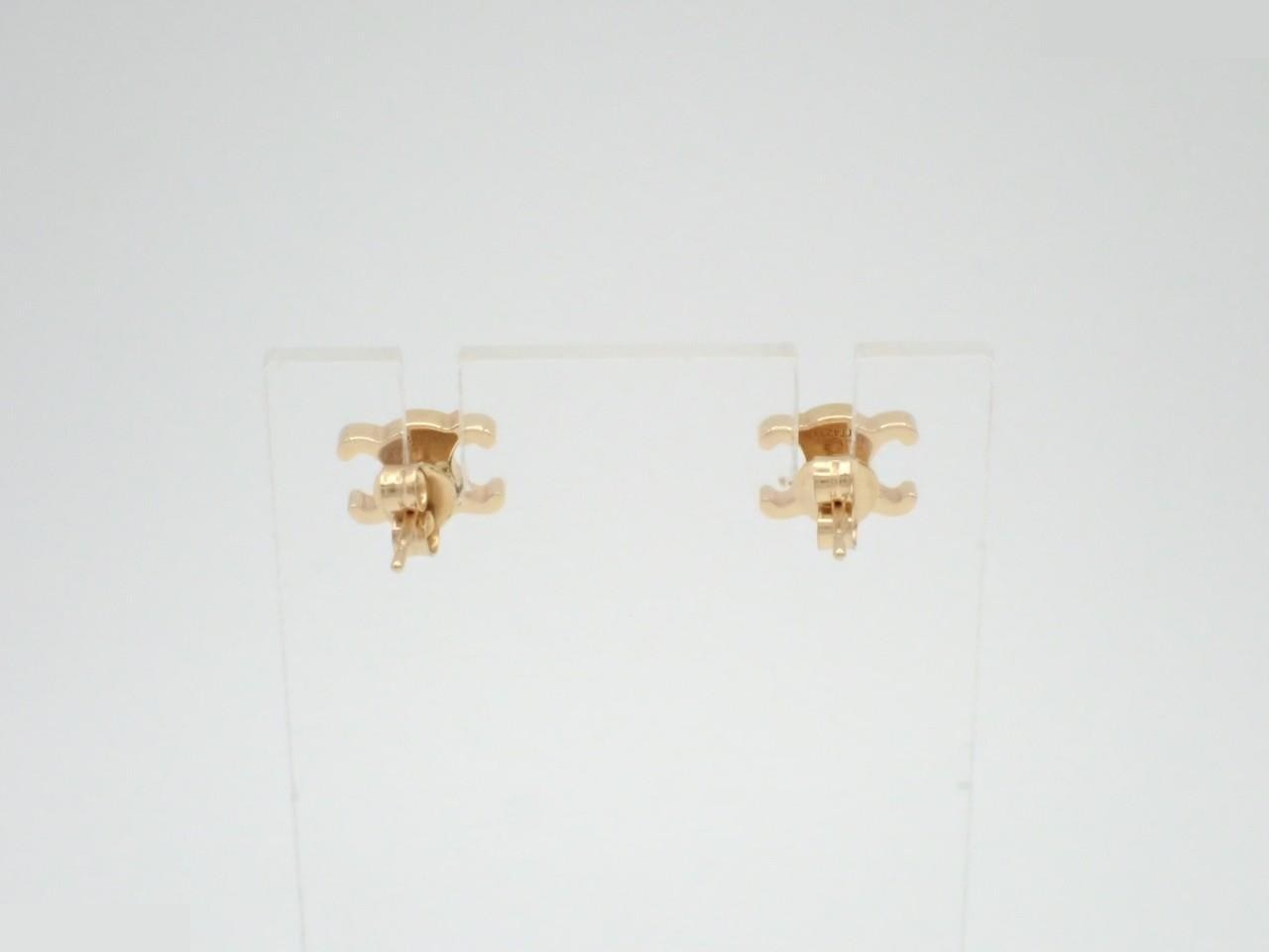 Triomphe earrings, gold hardware, total weight approximately 1.88g — view 2