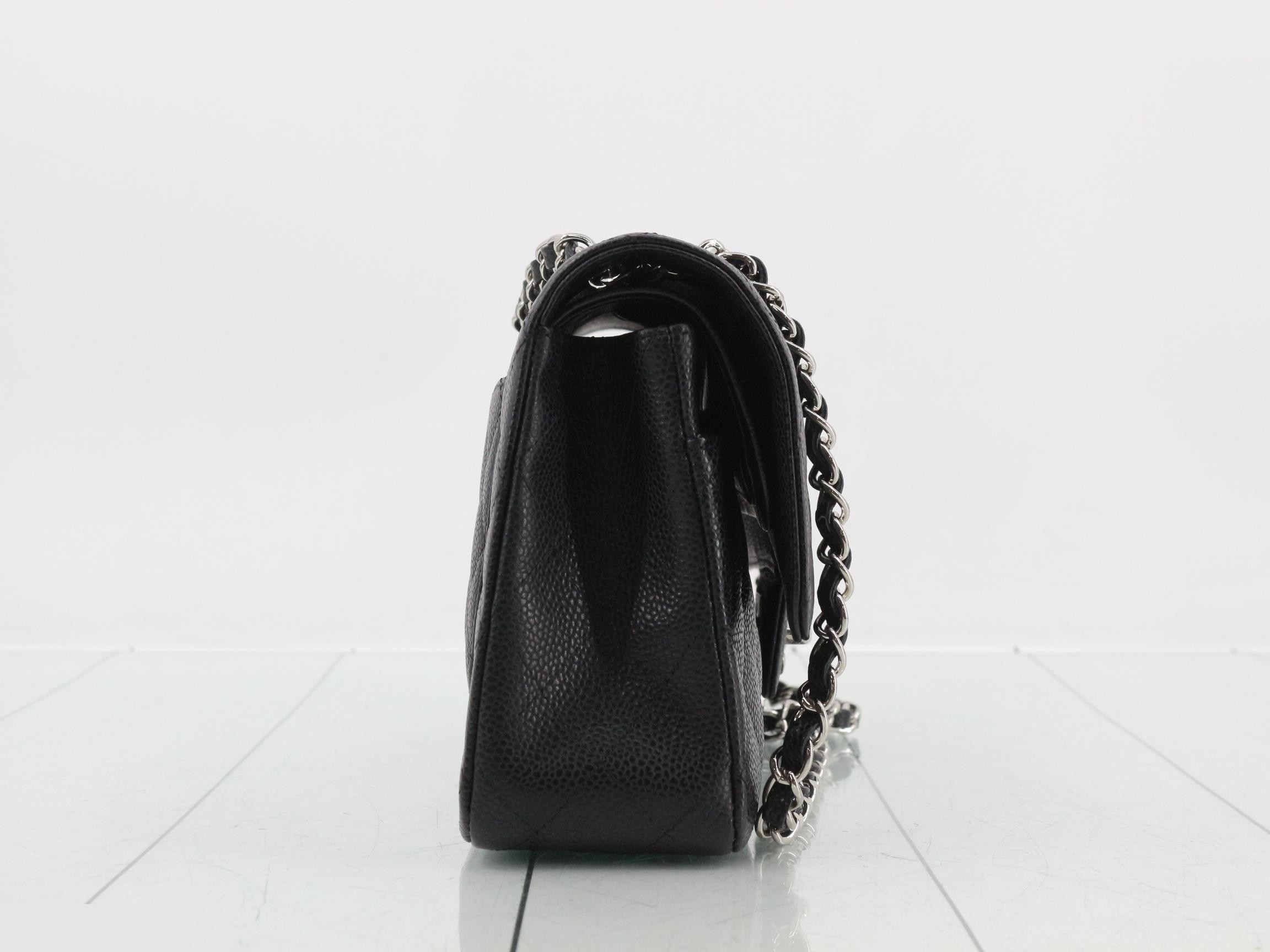 Matelassé 25 Classic Double Chain Shoulder Bag, Double Flap, Caviar Leather, Series 13 — view 4