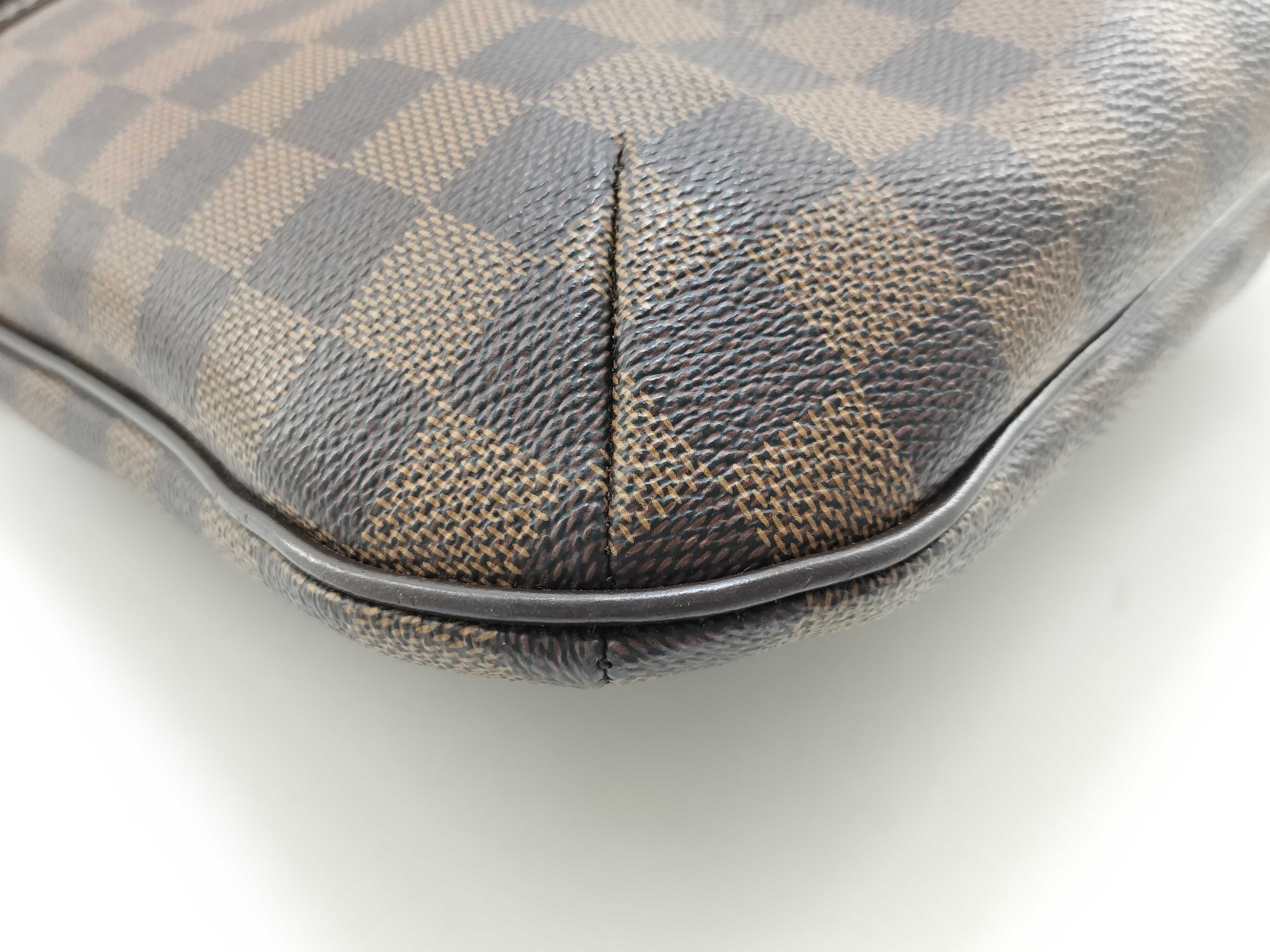 Damier Bloomsbury PM Shoulder Bag — view 4