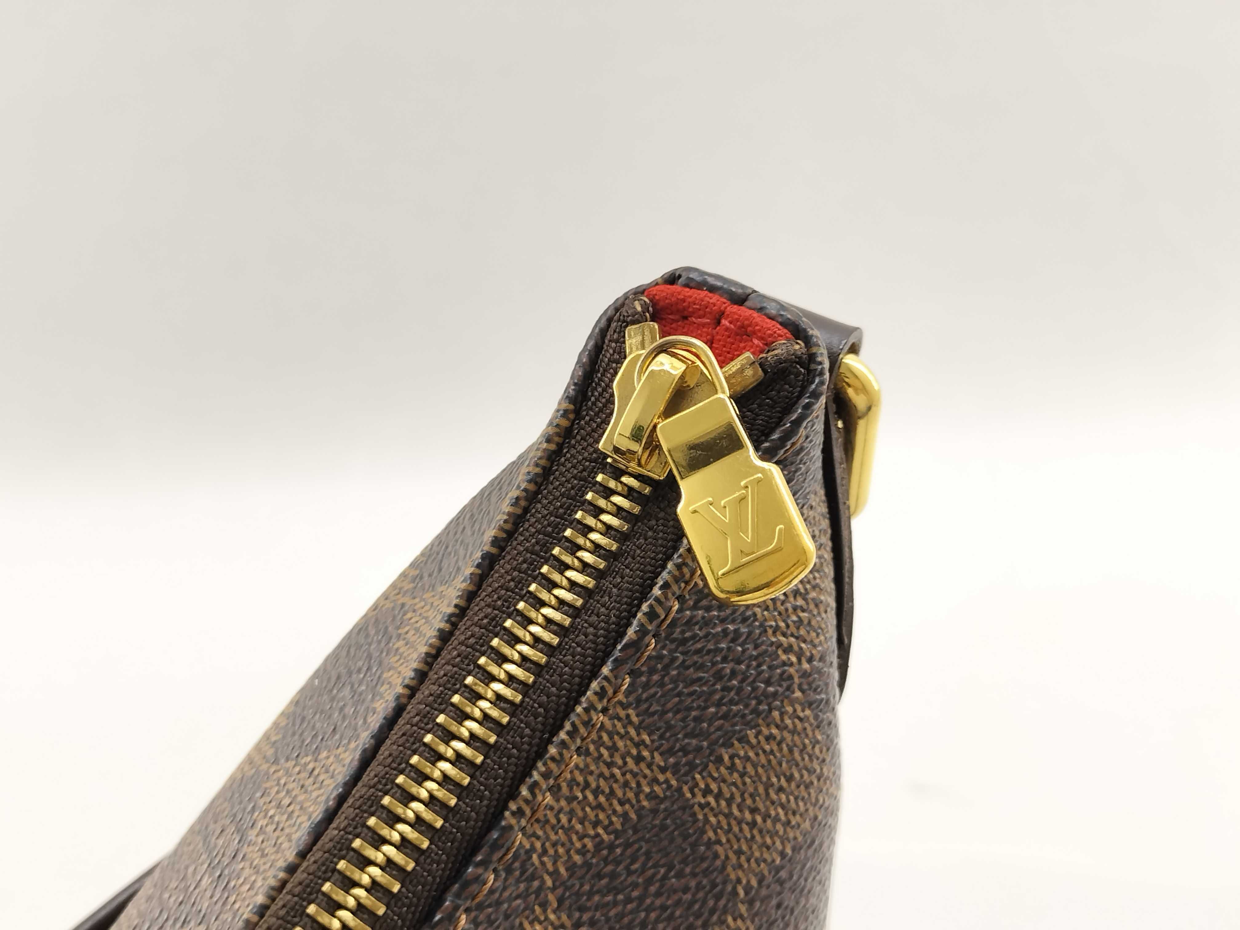 Damier Bloomsbury PM Shoulder Bag — view 10